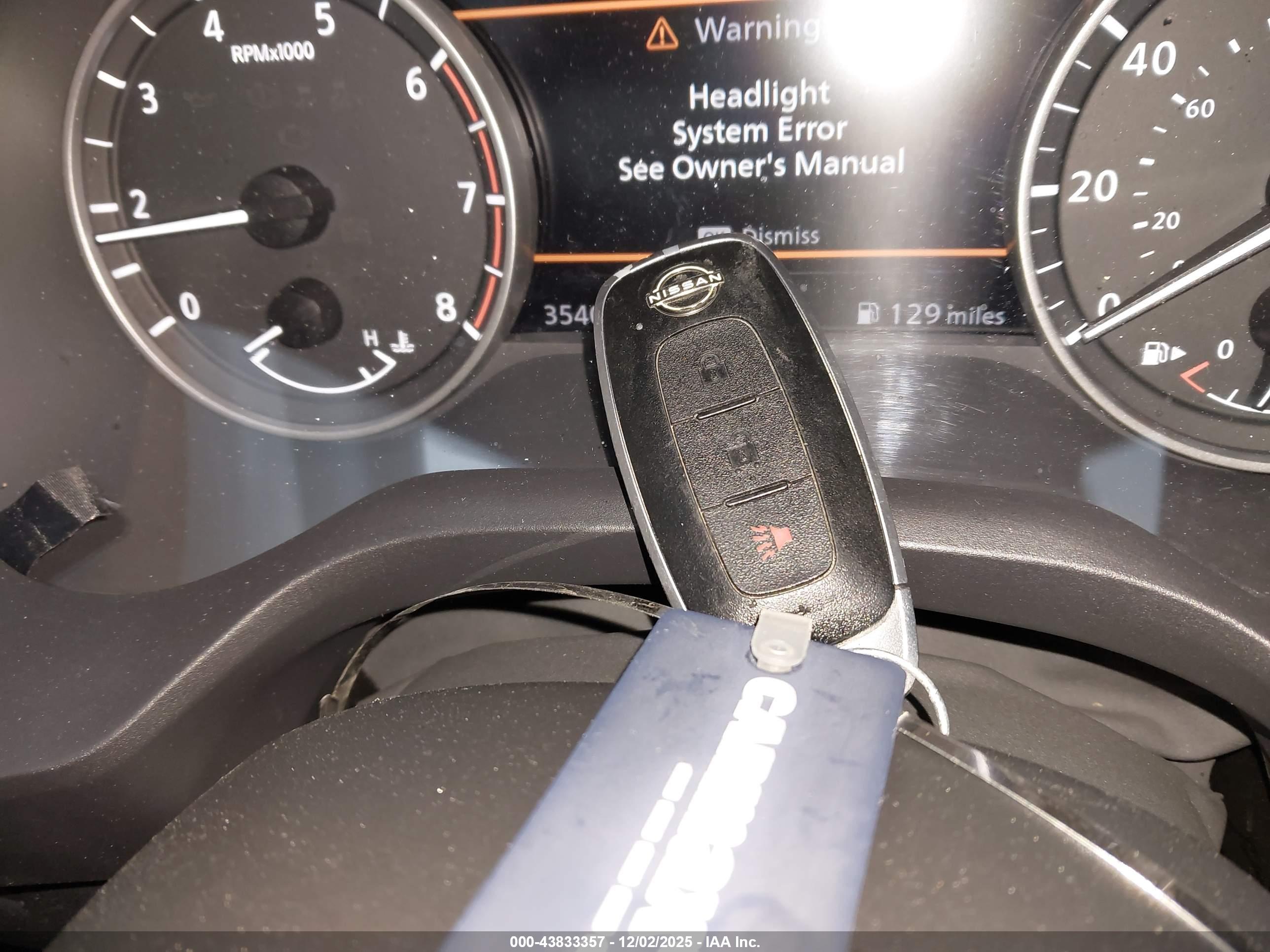 NISSAN ROGUE image 11
