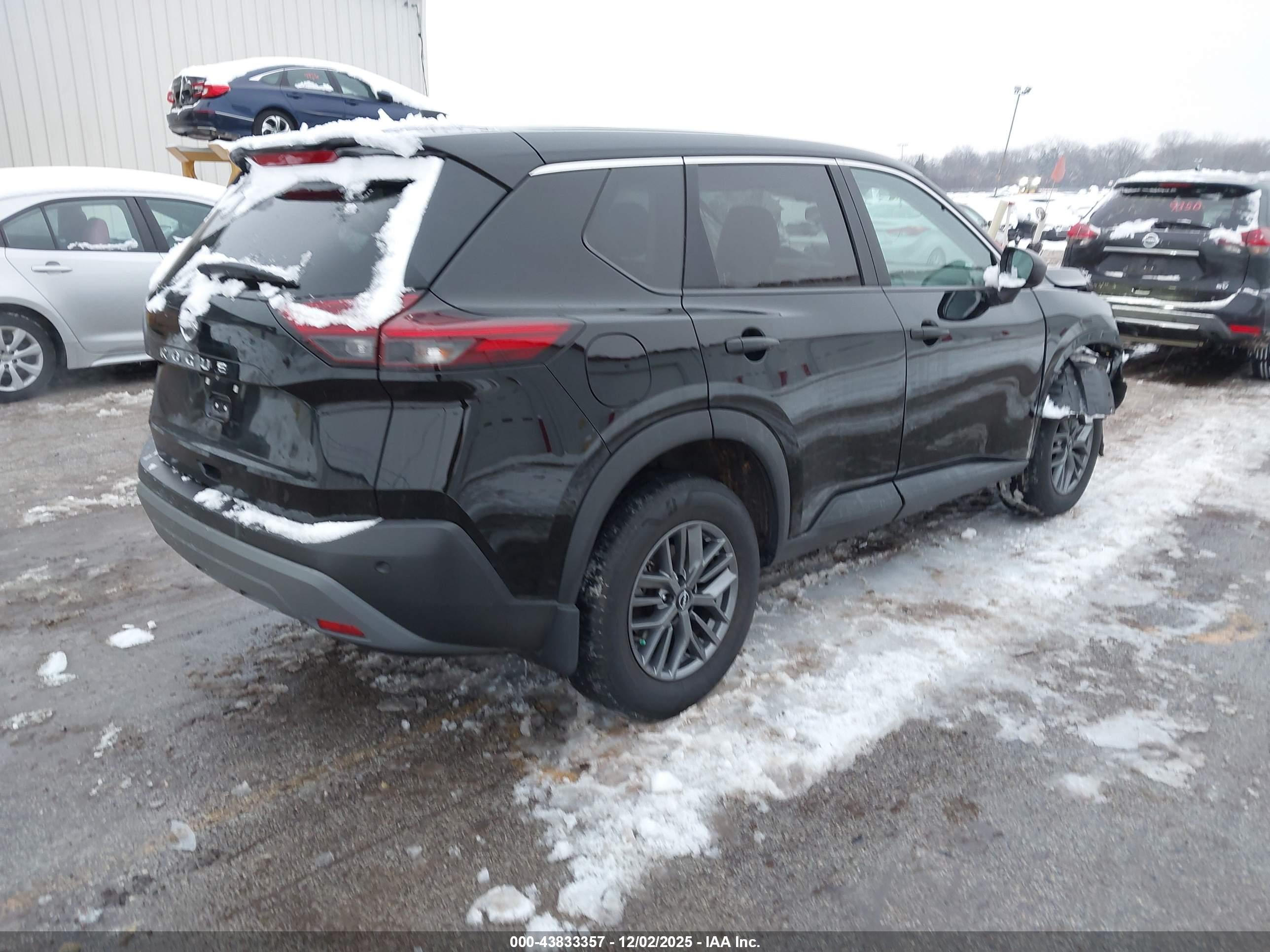 NISSAN ROGUE image 4