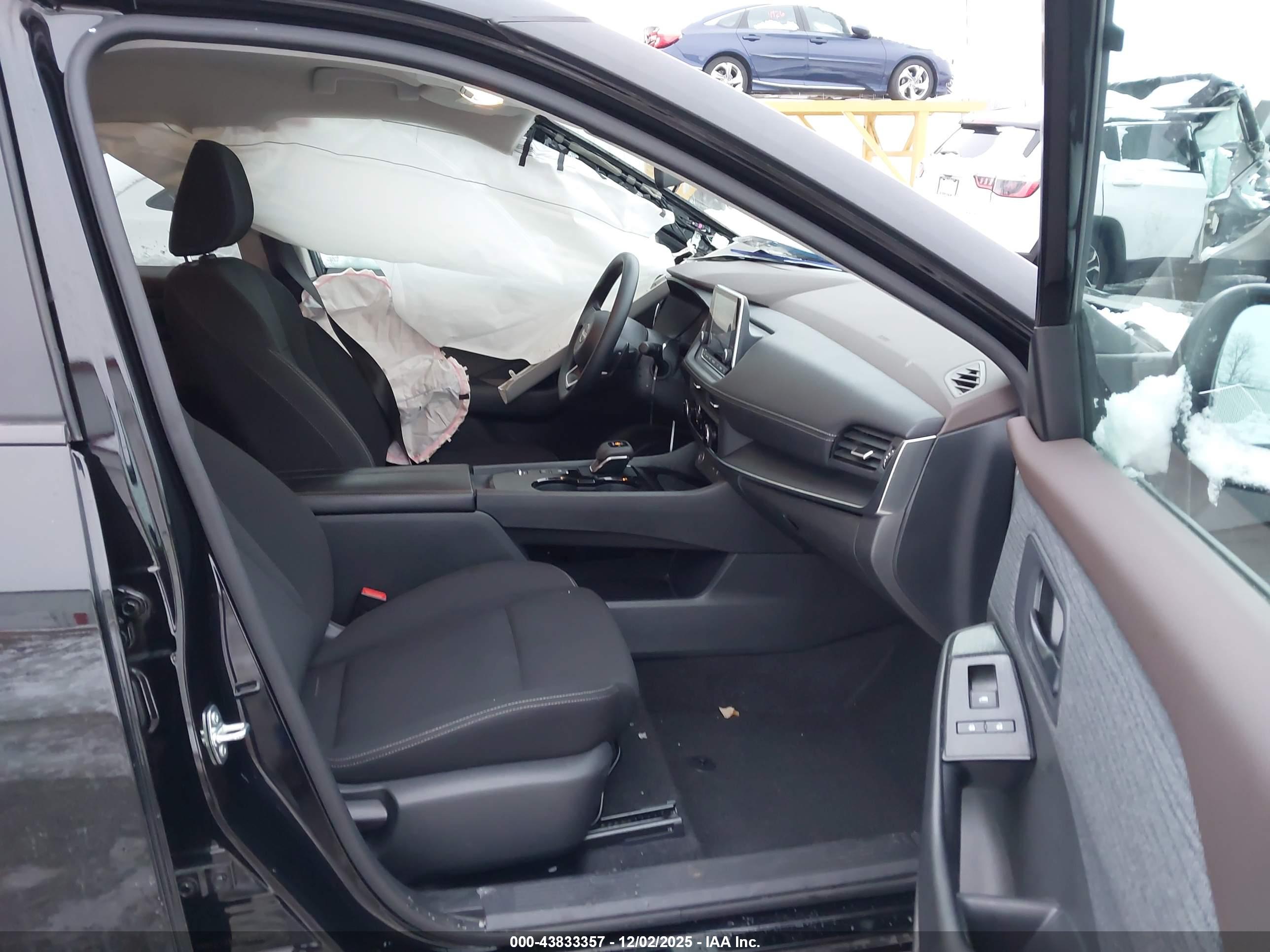 NISSAN ROGUE image 5