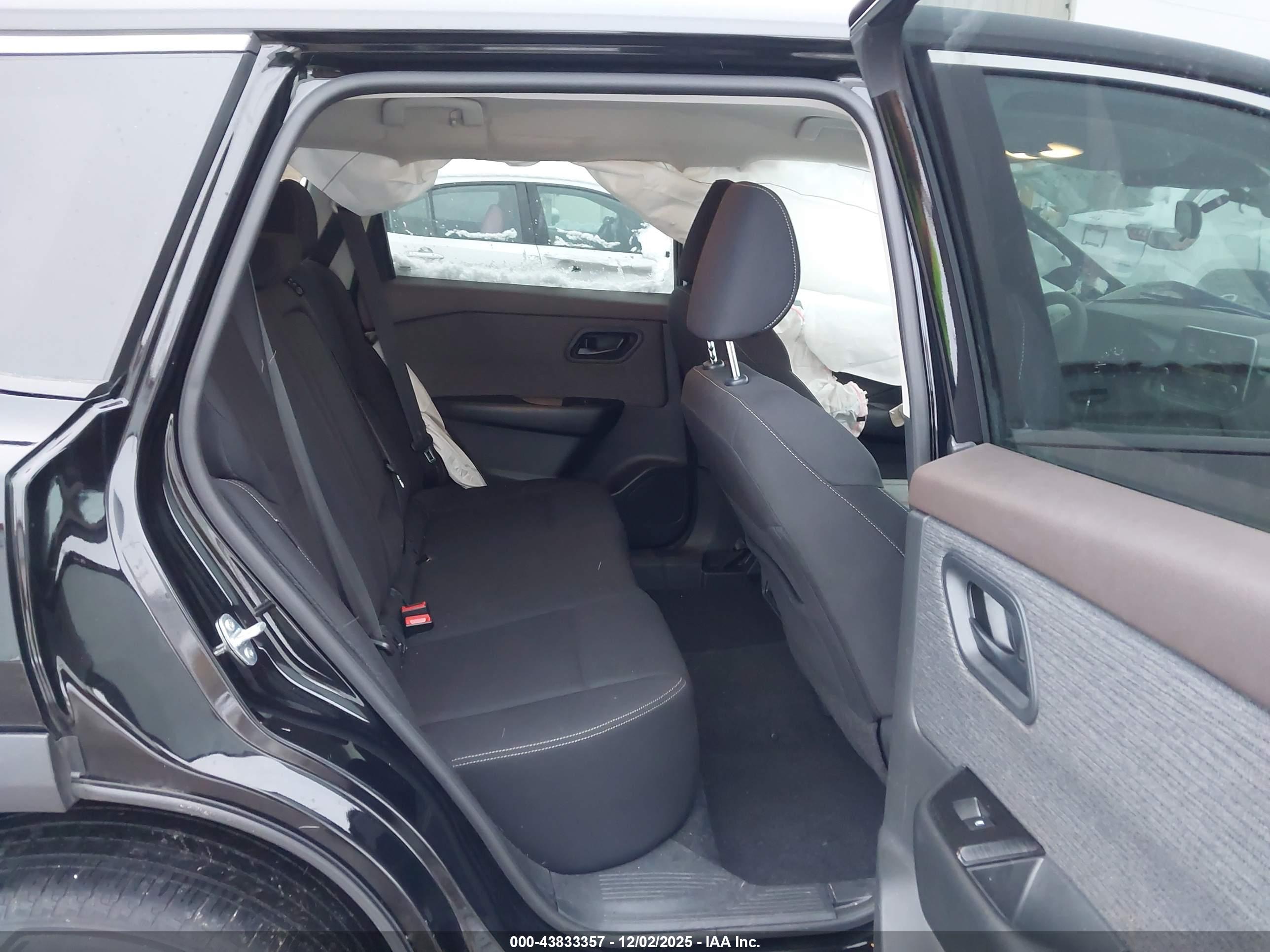NISSAN ROGUE image 8