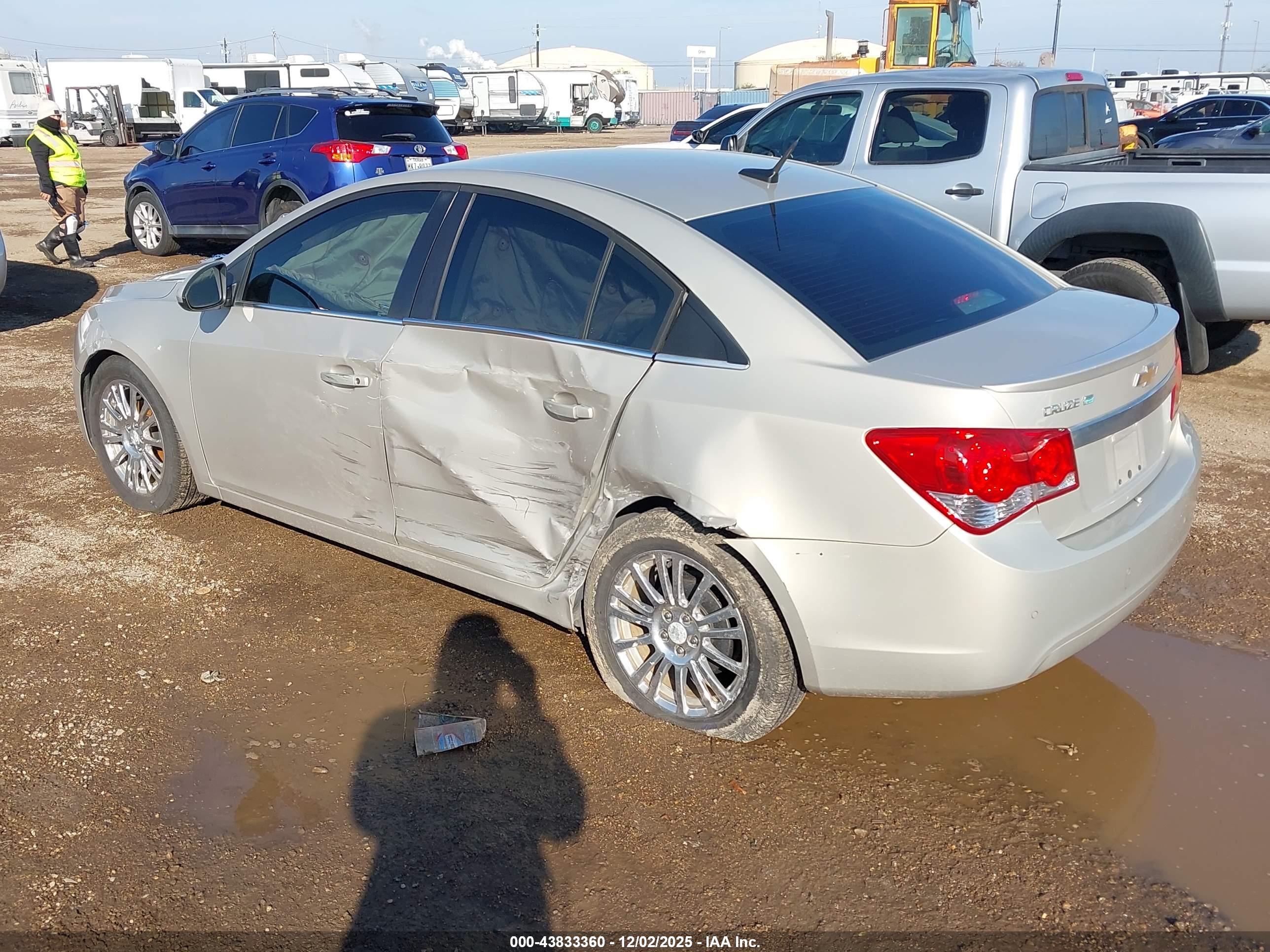 CHEVROLET CRUZE image 3