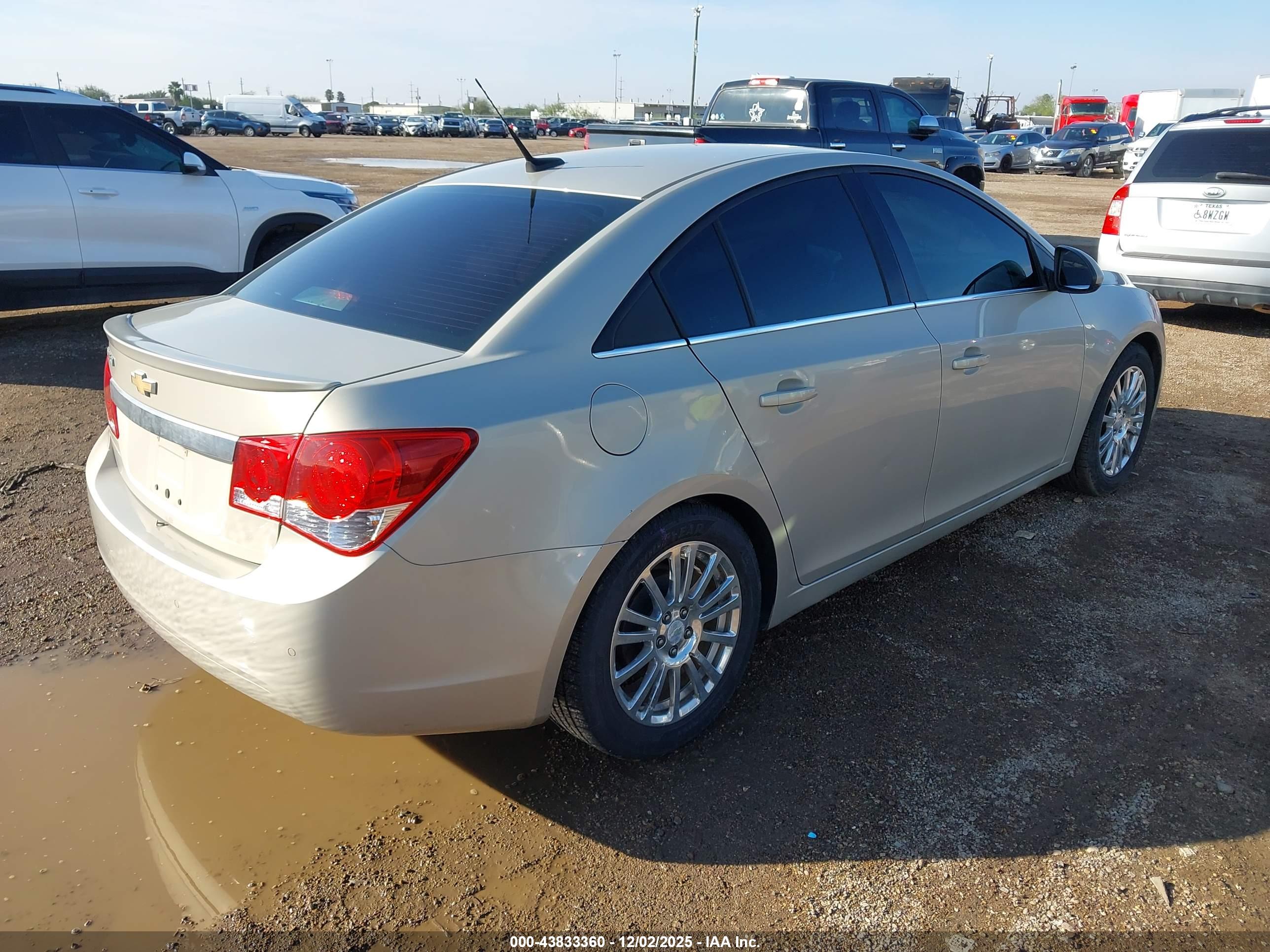 CHEVROLET CRUZE image 4