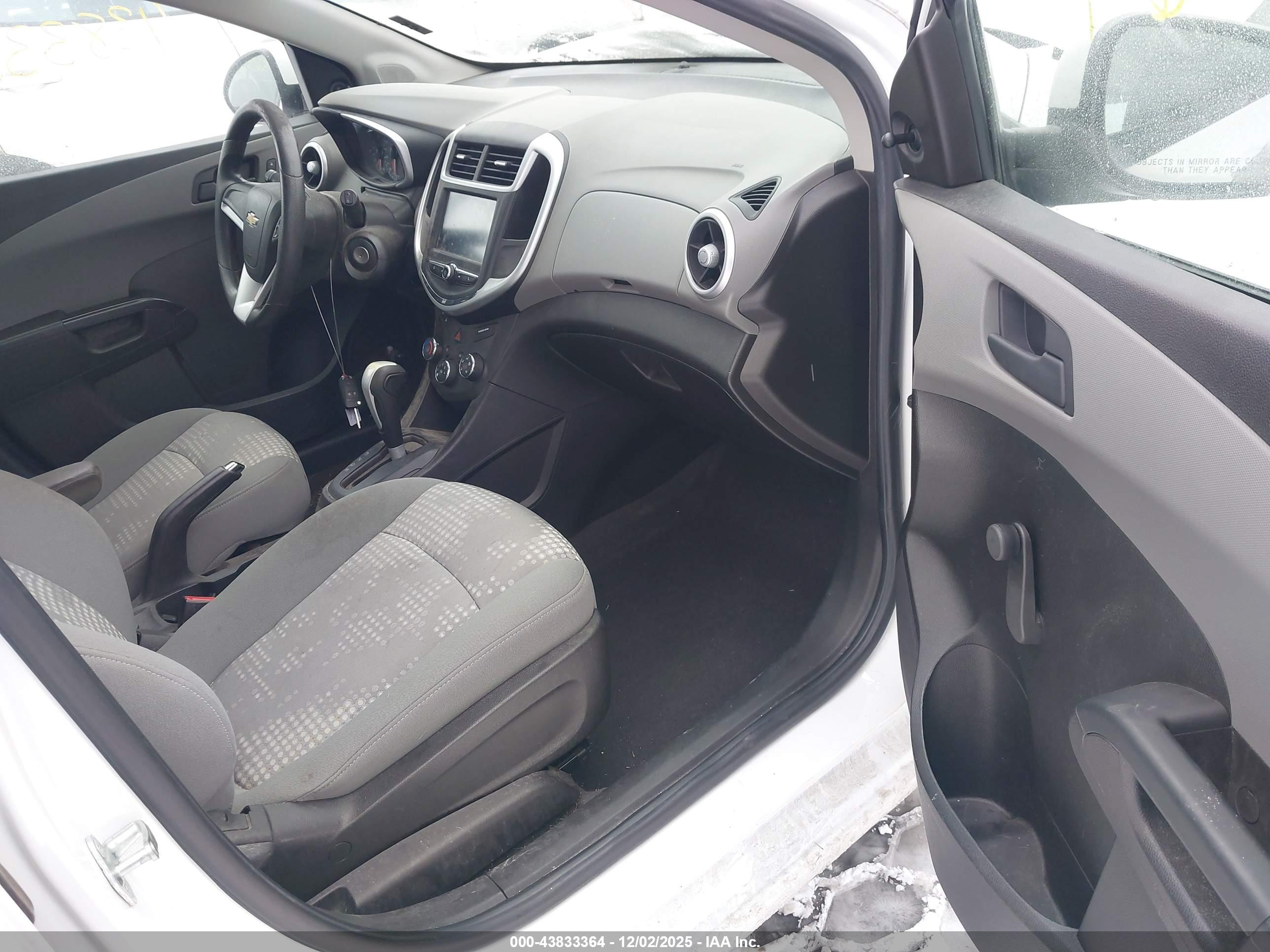CHEVROLET SONIC image 5
