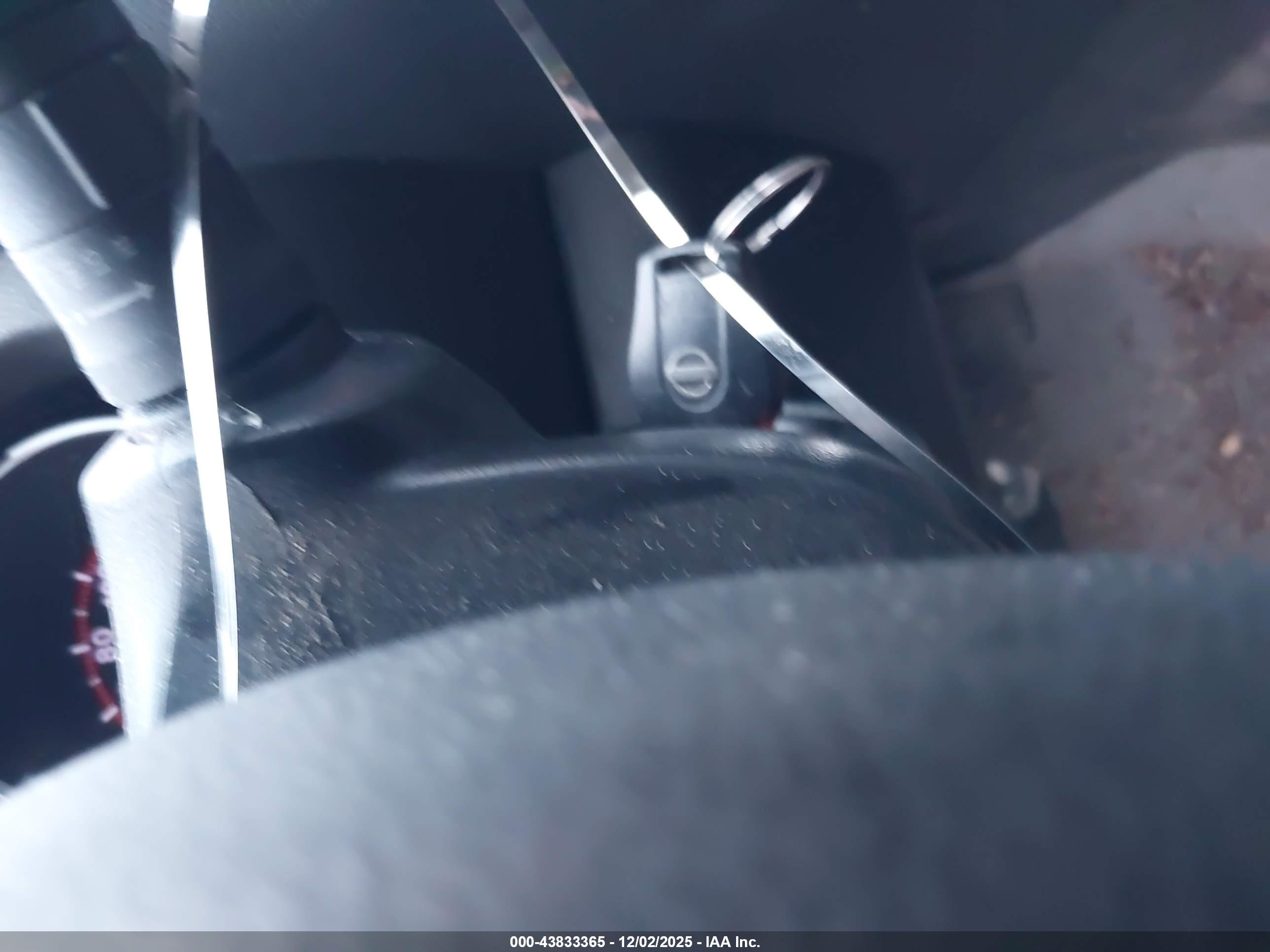 NISSAN ROGUE image 11