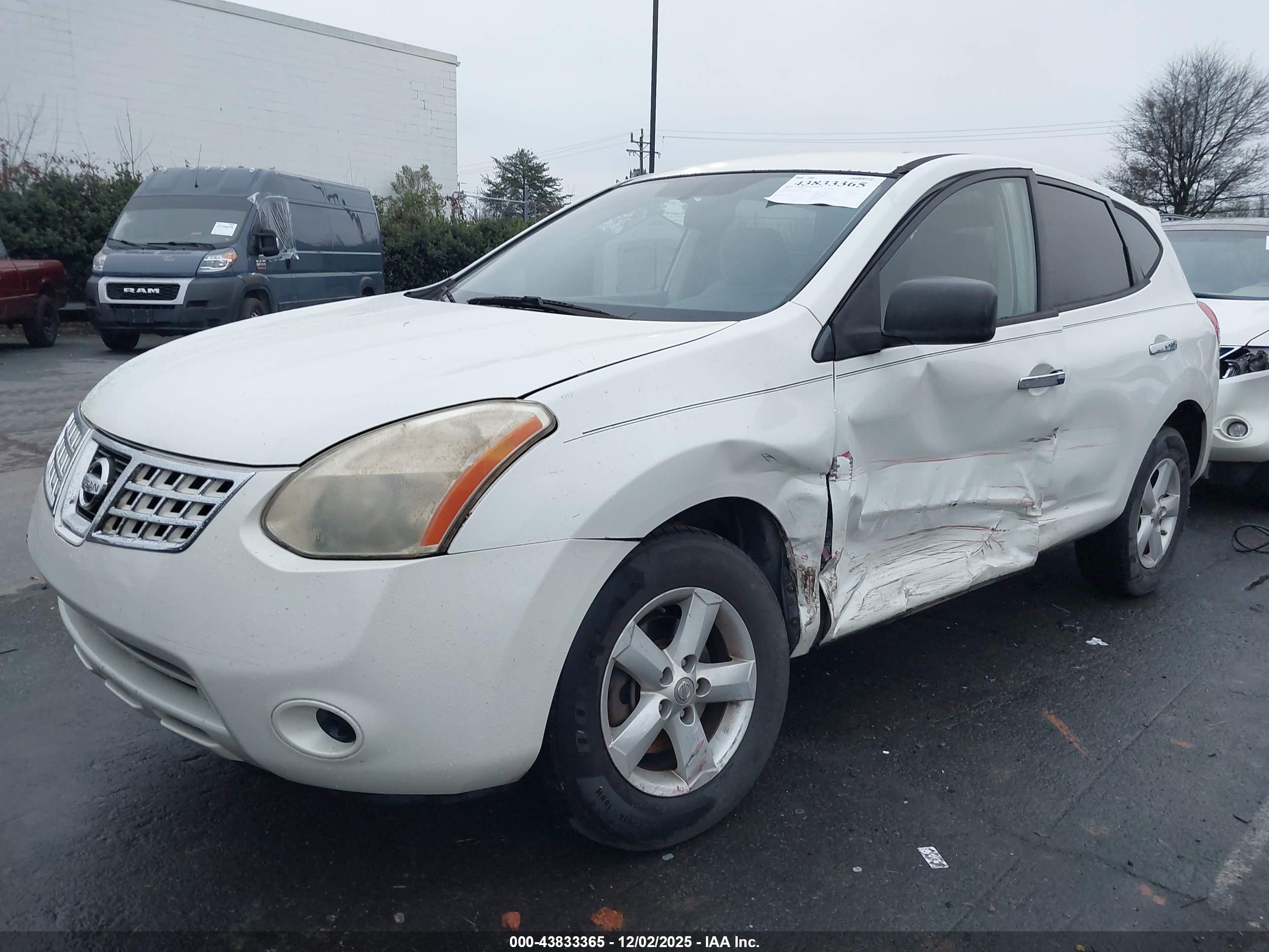 NISSAN ROGUE image 2