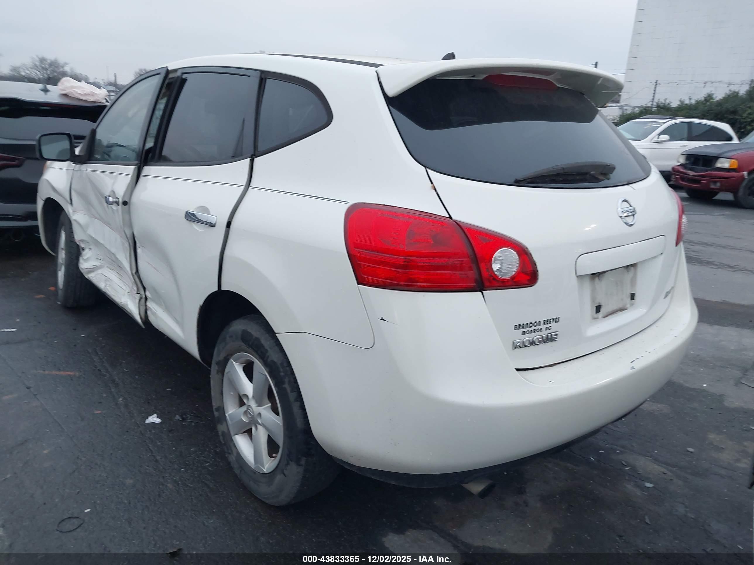 NISSAN ROGUE image 3