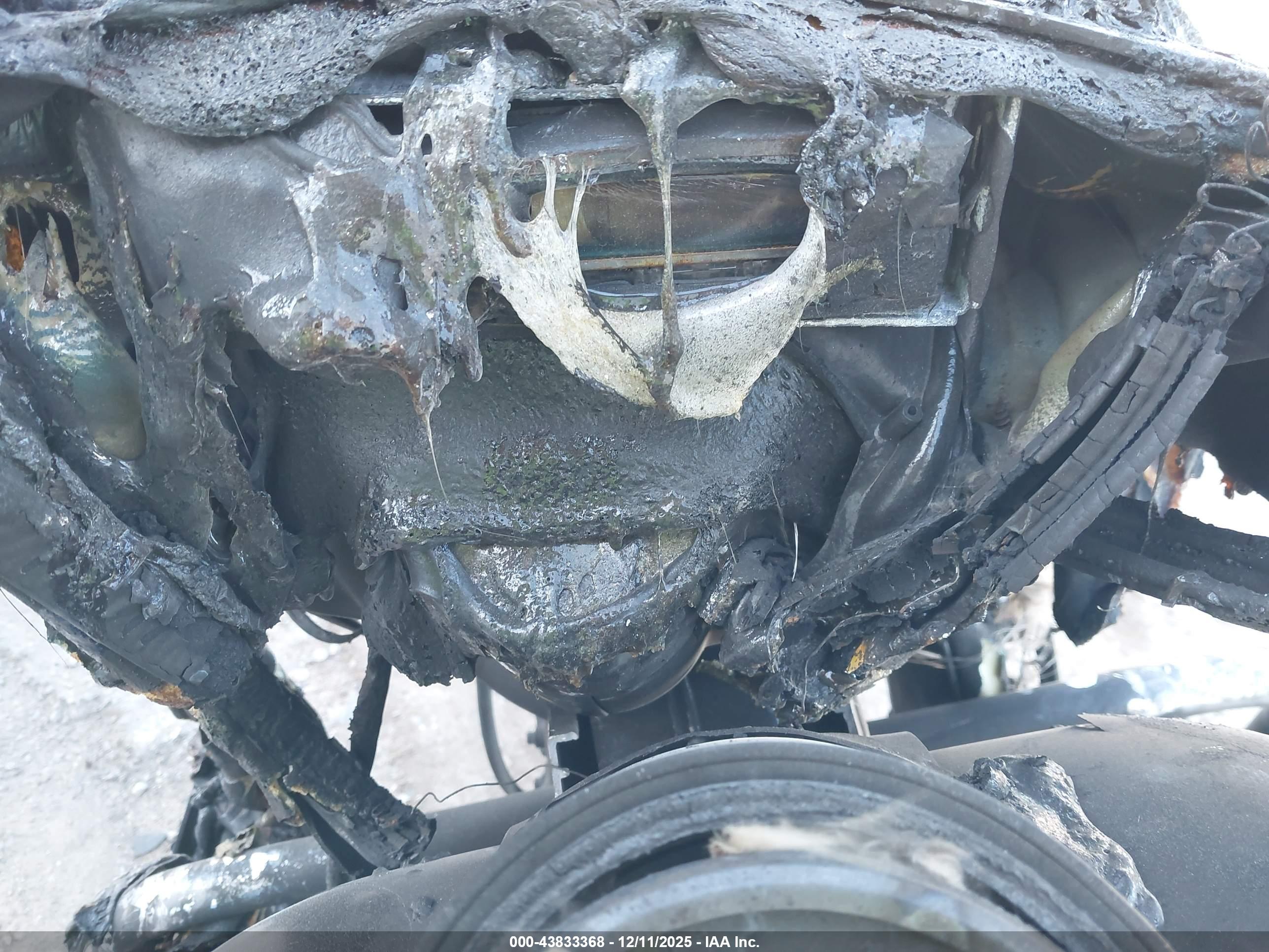 HARLEY-DAVIDSON FLHPI image 7