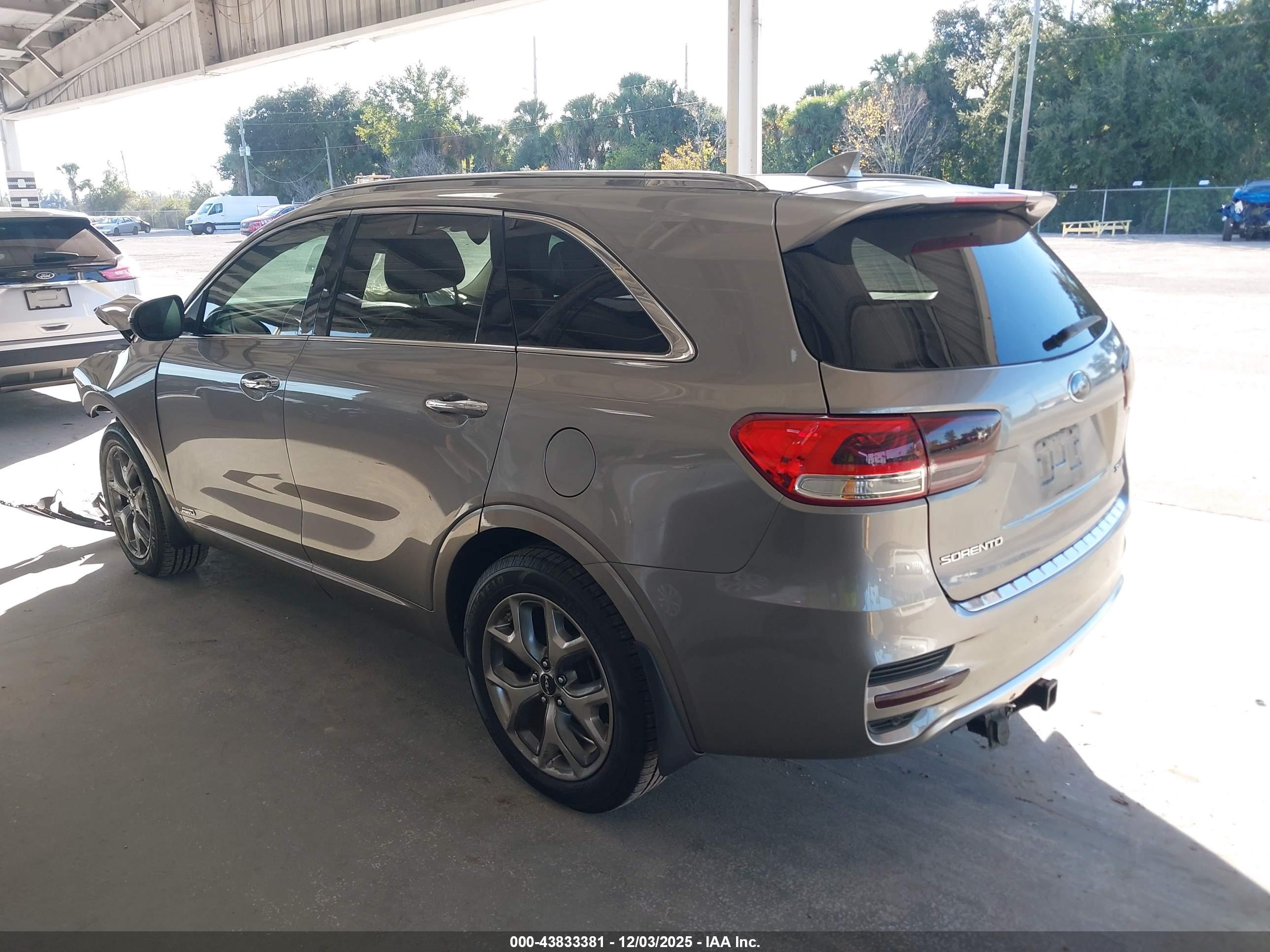 KIA SORENTO image 3