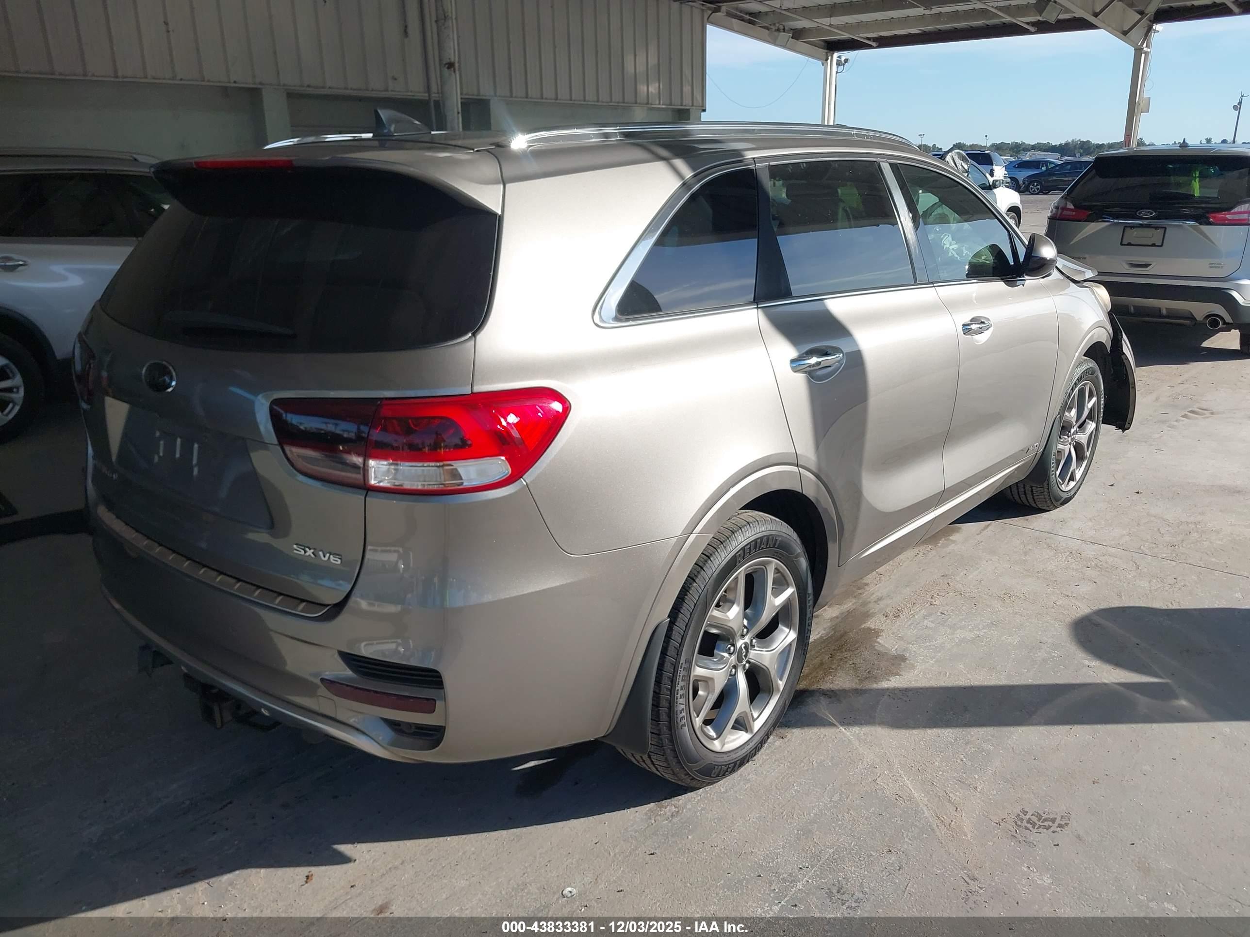KIA SORENTO image 4