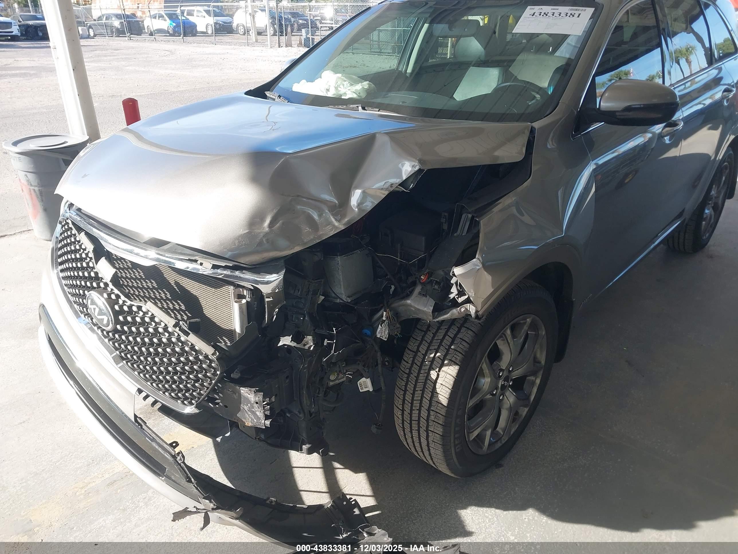 KIA SORENTO image 6