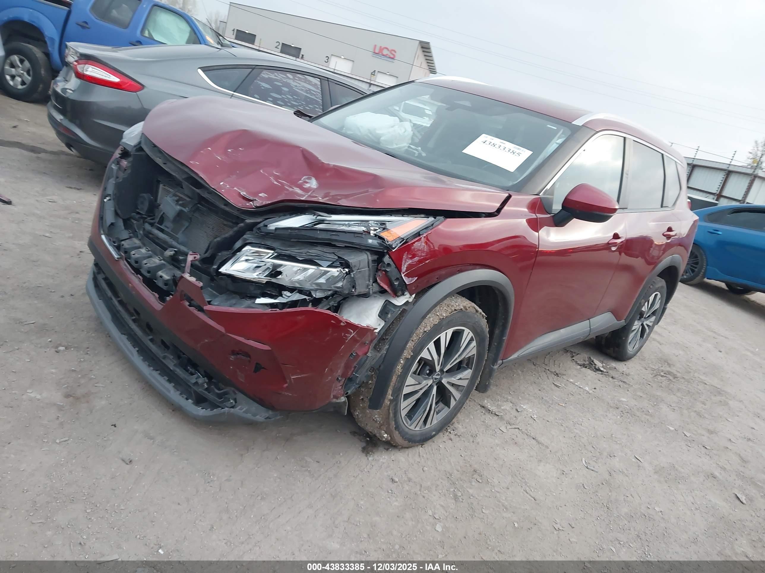 NISSAN ROGUE image 2