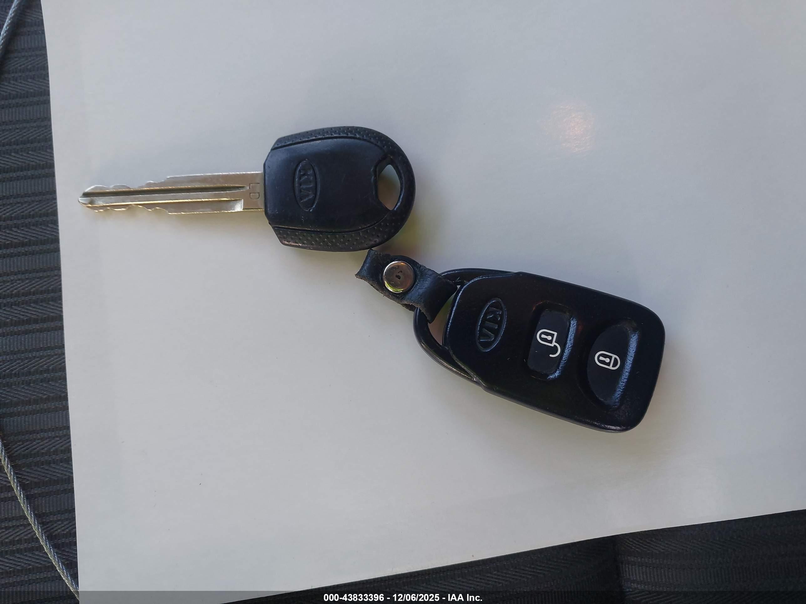 KIA SPORTAGE image 11