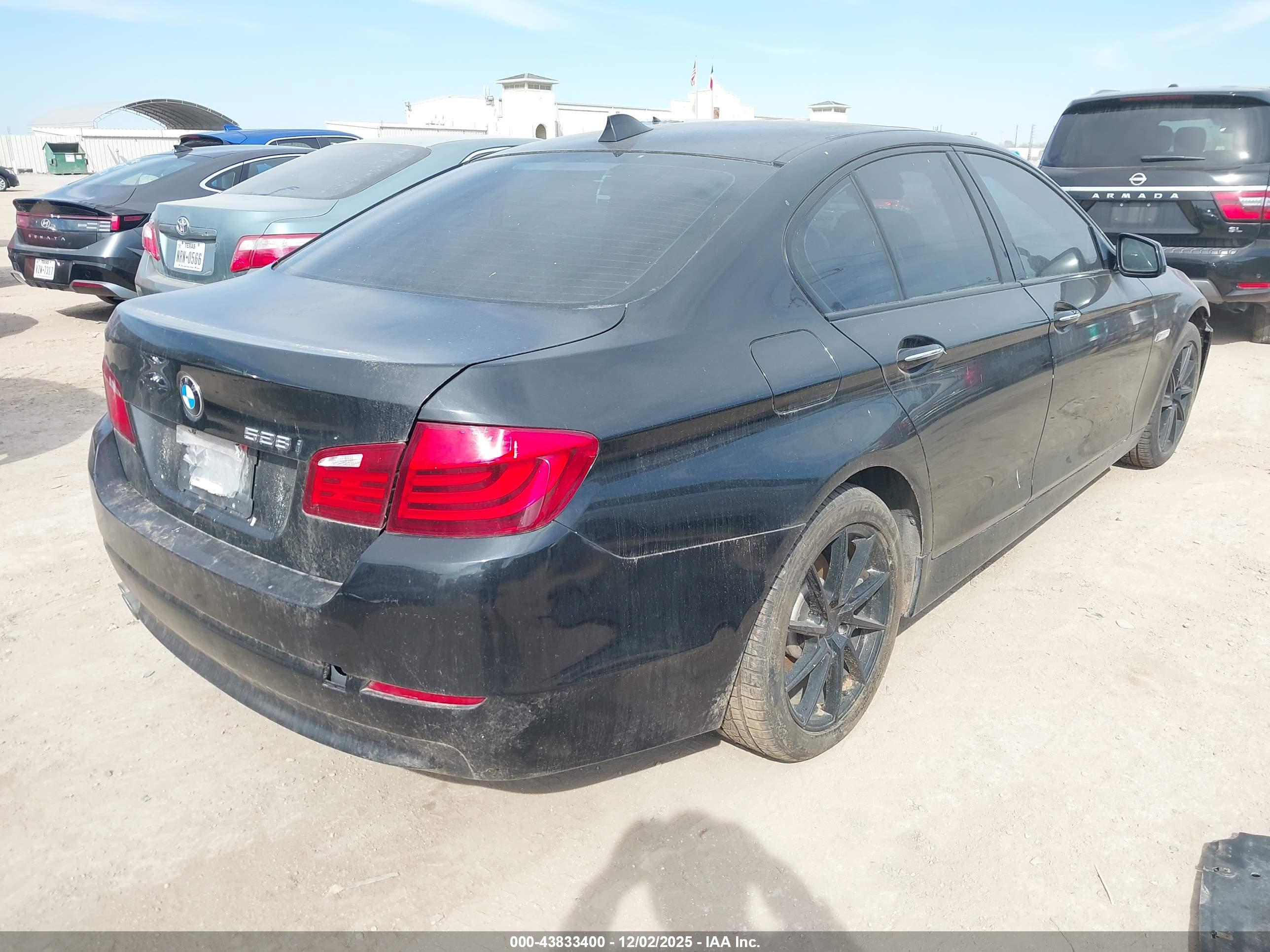 BMW 528I image 4