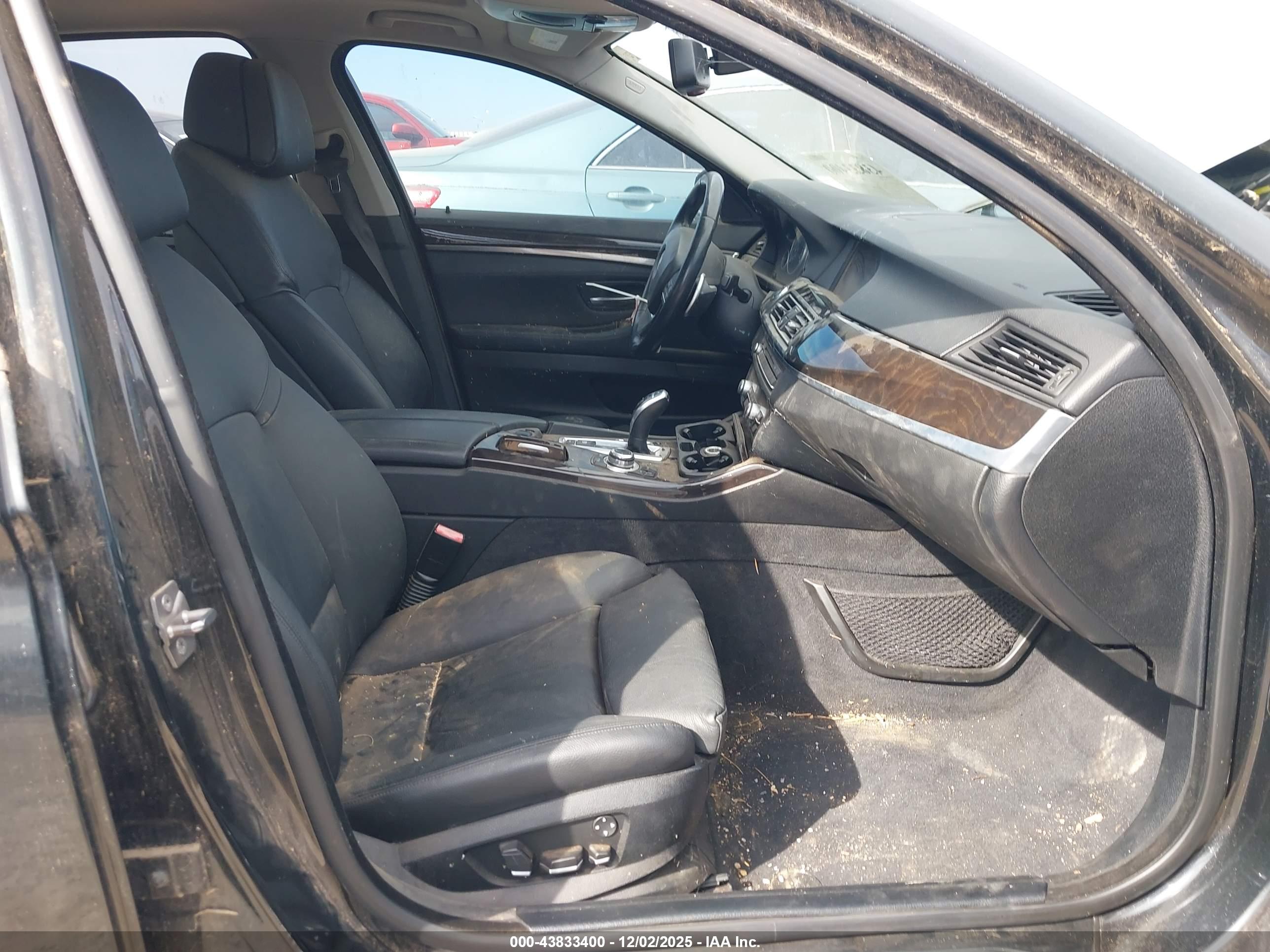 BMW 528I image 5
