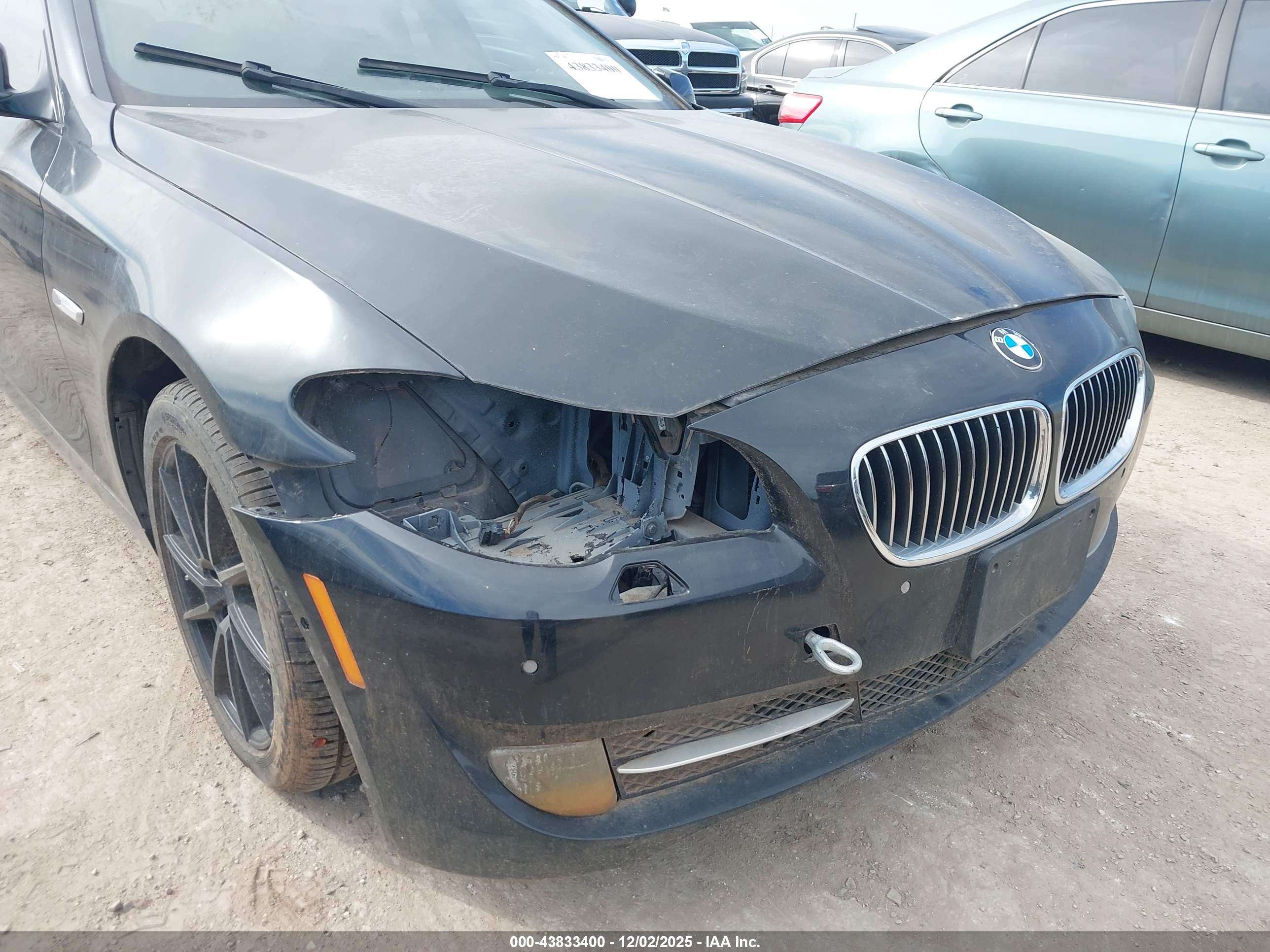 BMW 528I image 6