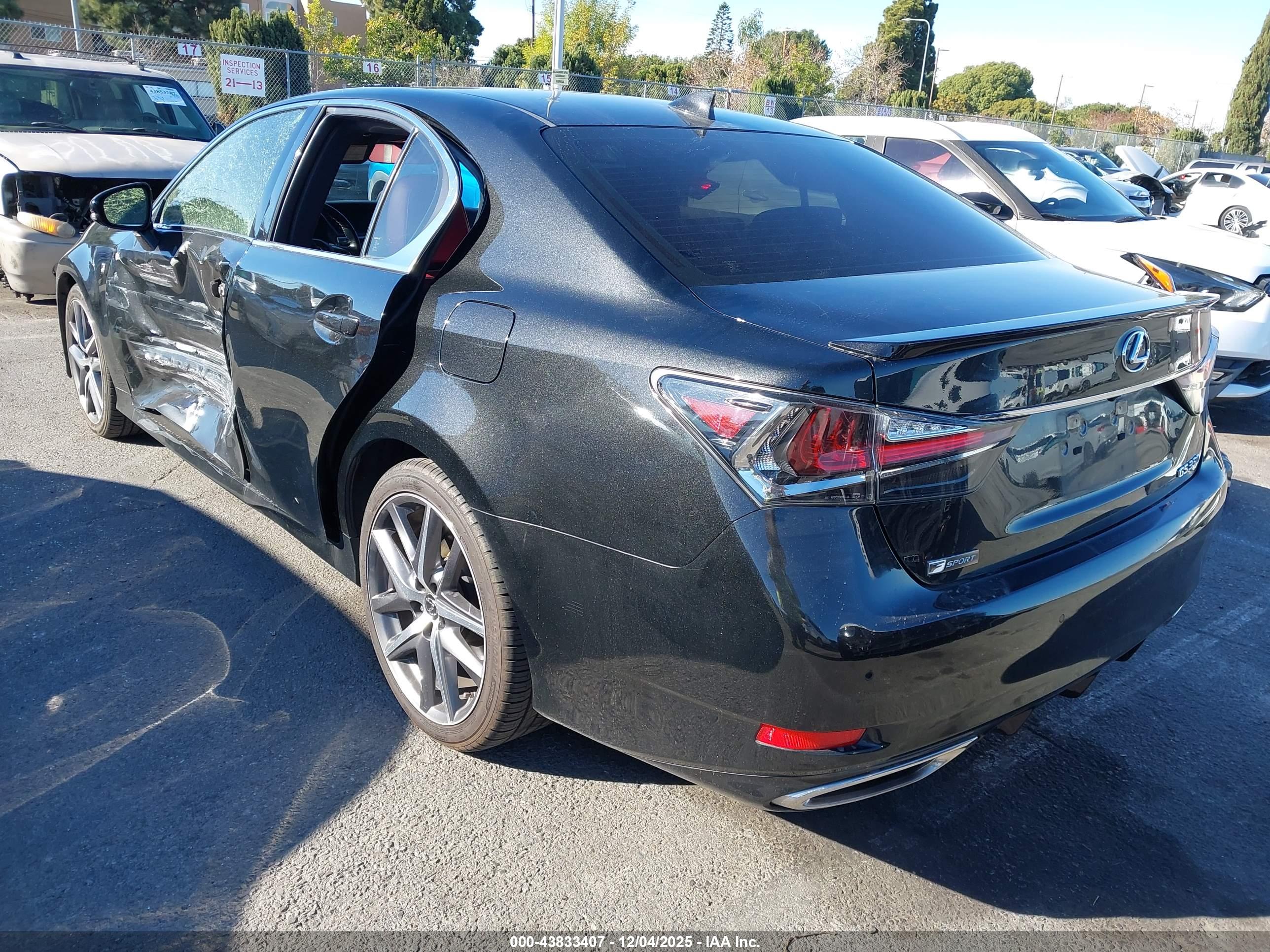 LEXUS GS image 3
