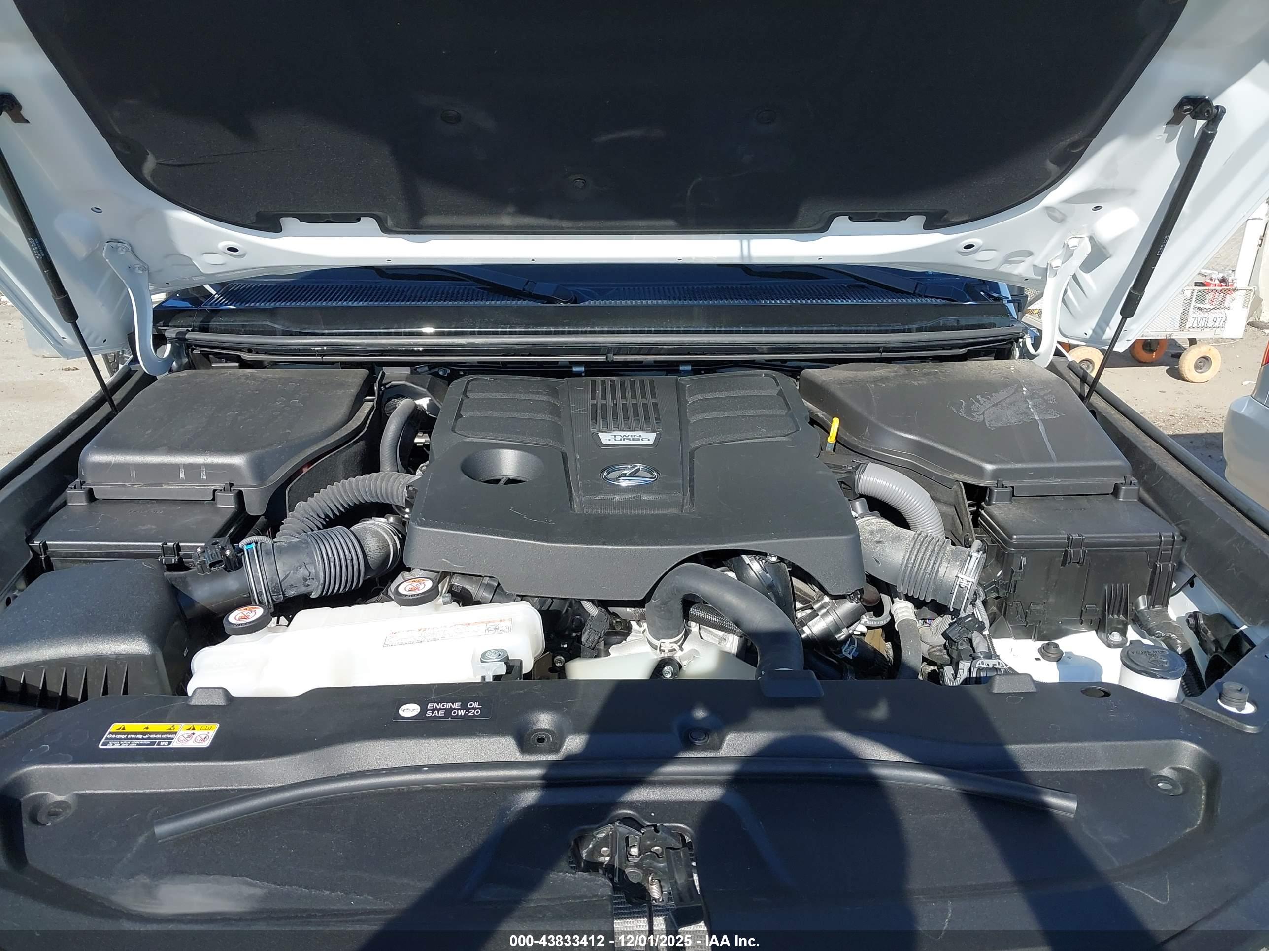 LEXUS GX image 10