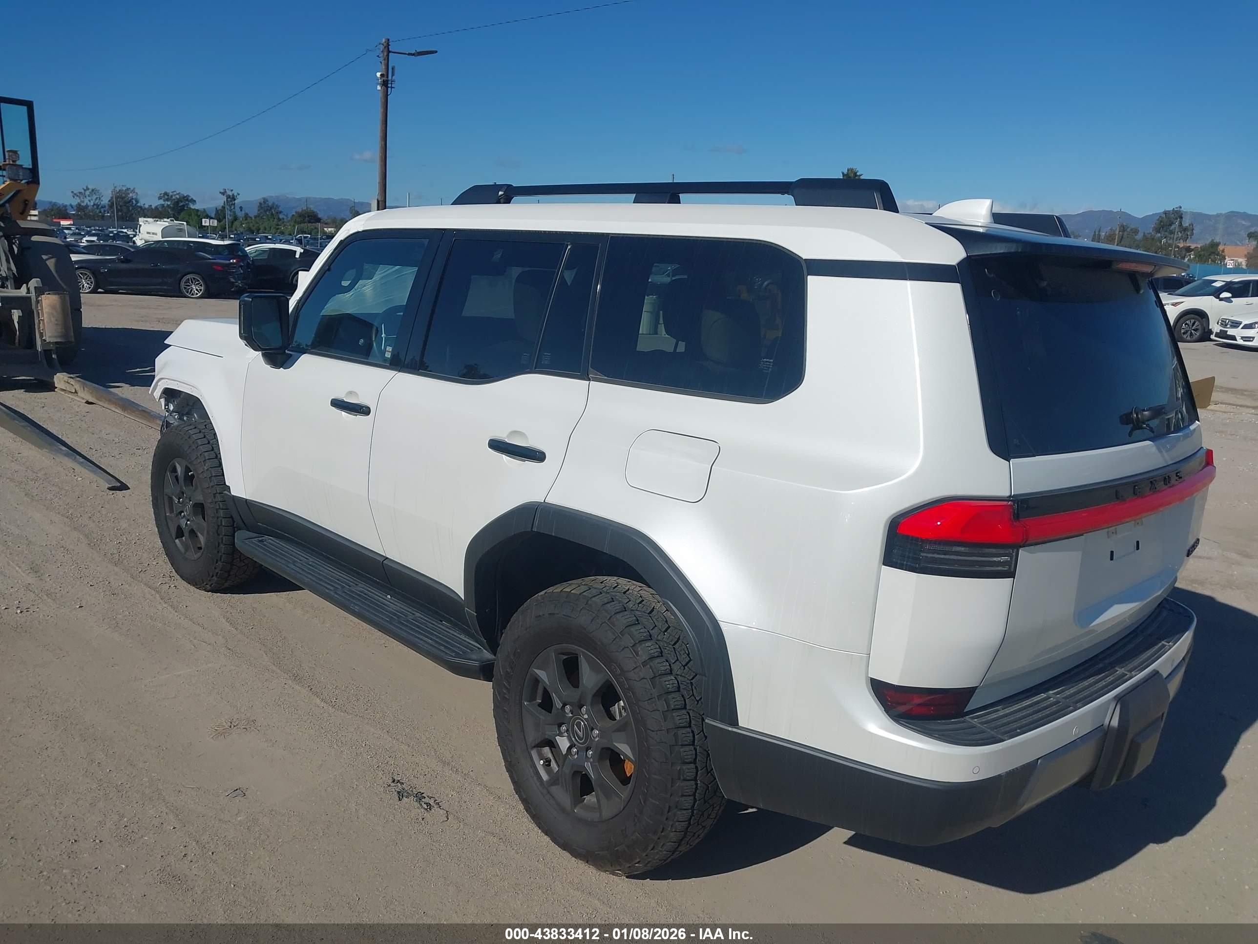 LEXUS GX image 3
