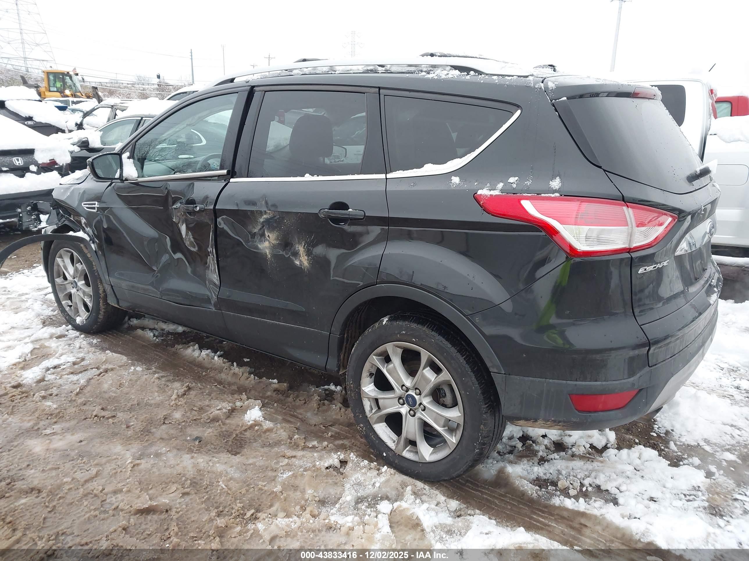 FORD ESCAPE image 3