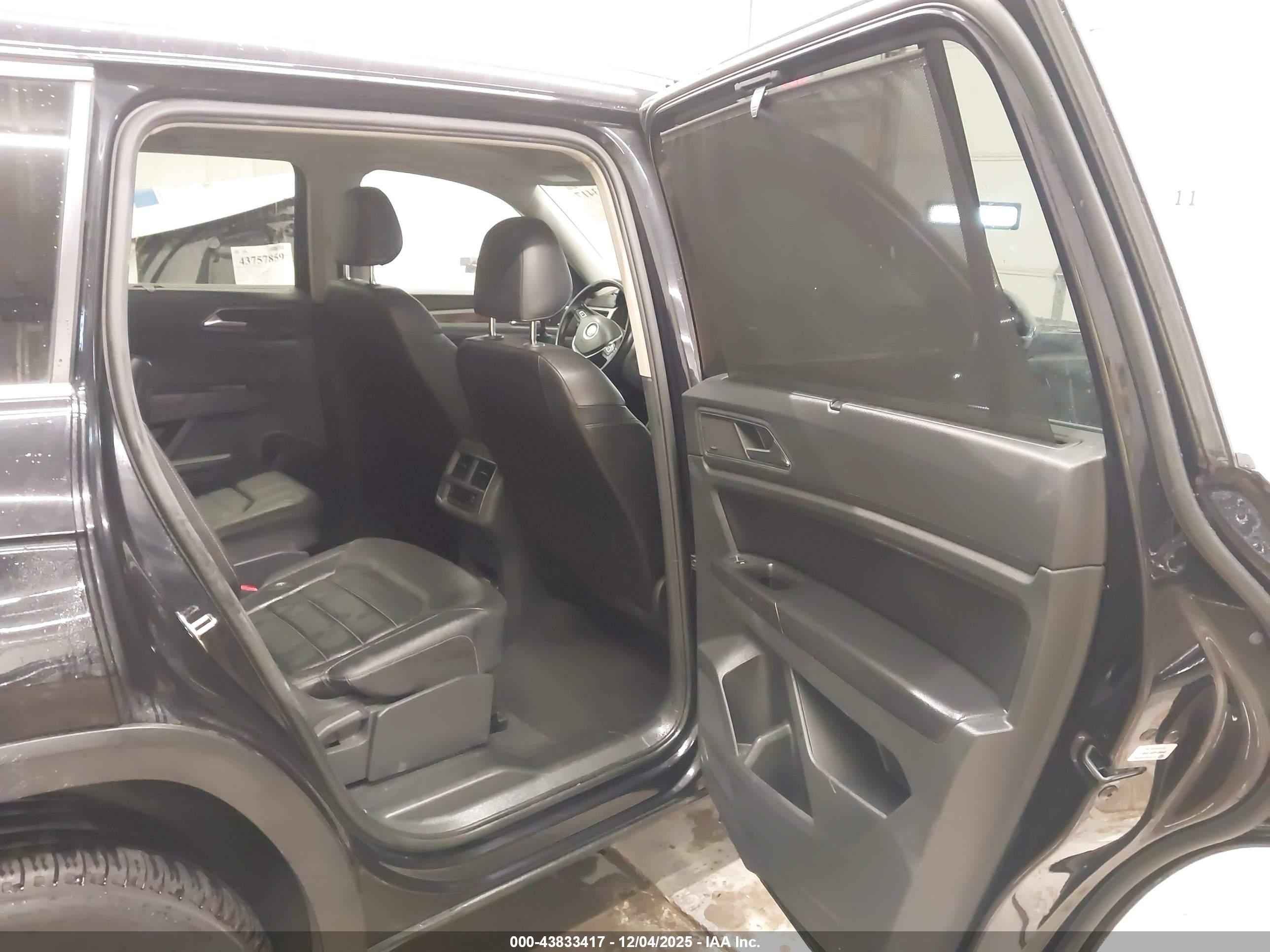 VOLKSWAGEN ATLAS image 8