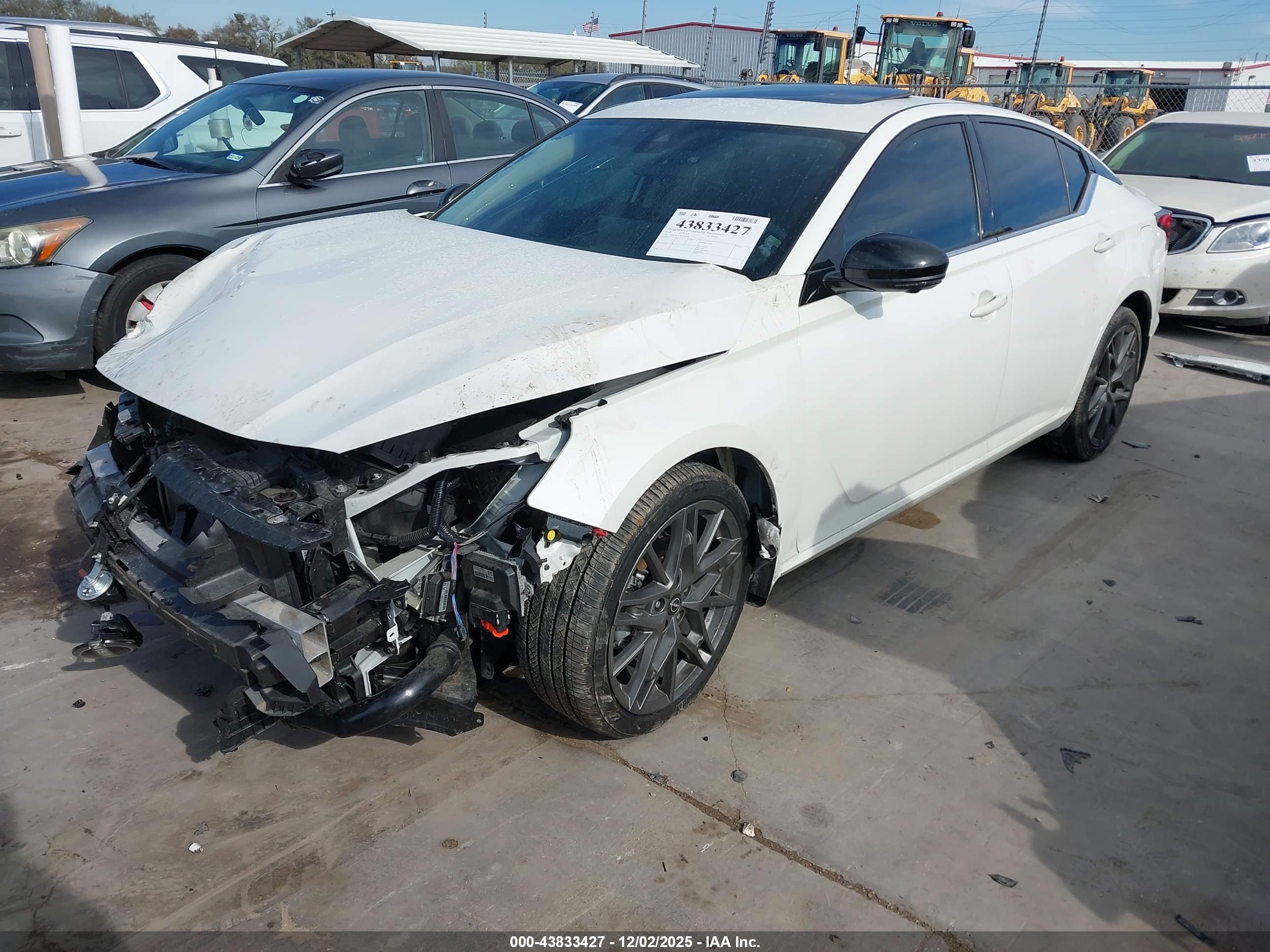 NISSAN ALTIMA image 2