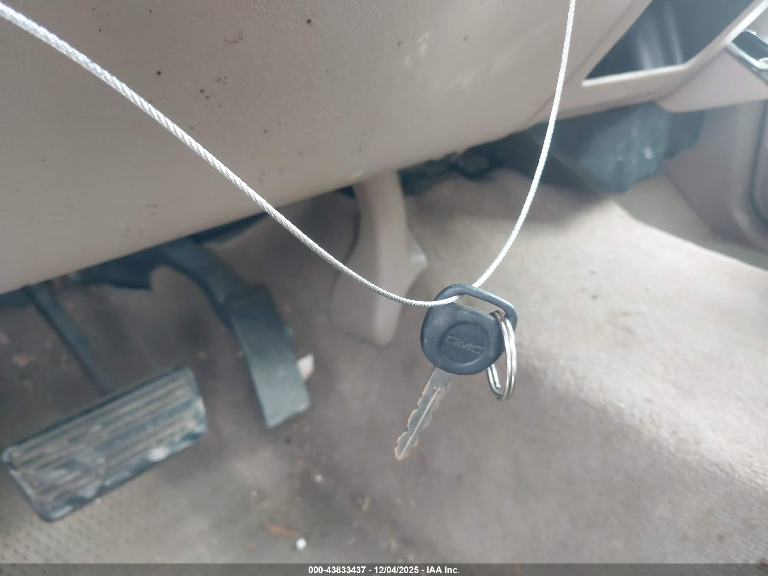 GMC SIERRA image 11