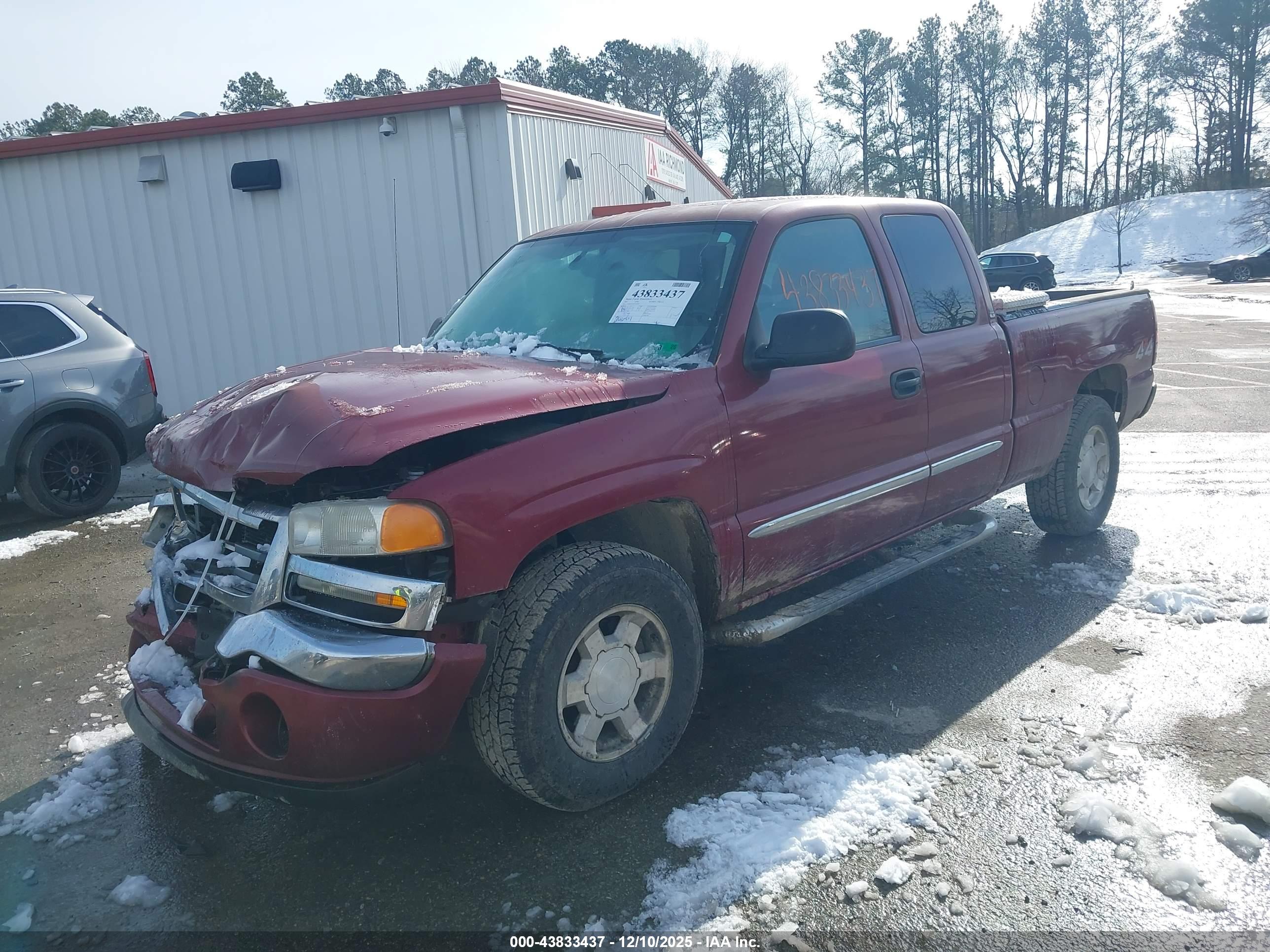 GMC SIERRA image 2