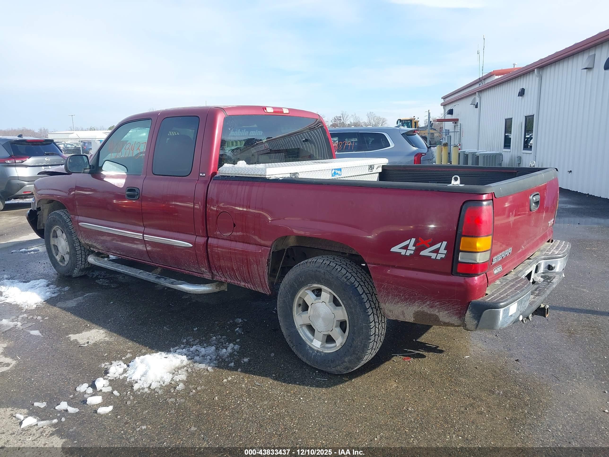 GMC SIERRA image 3