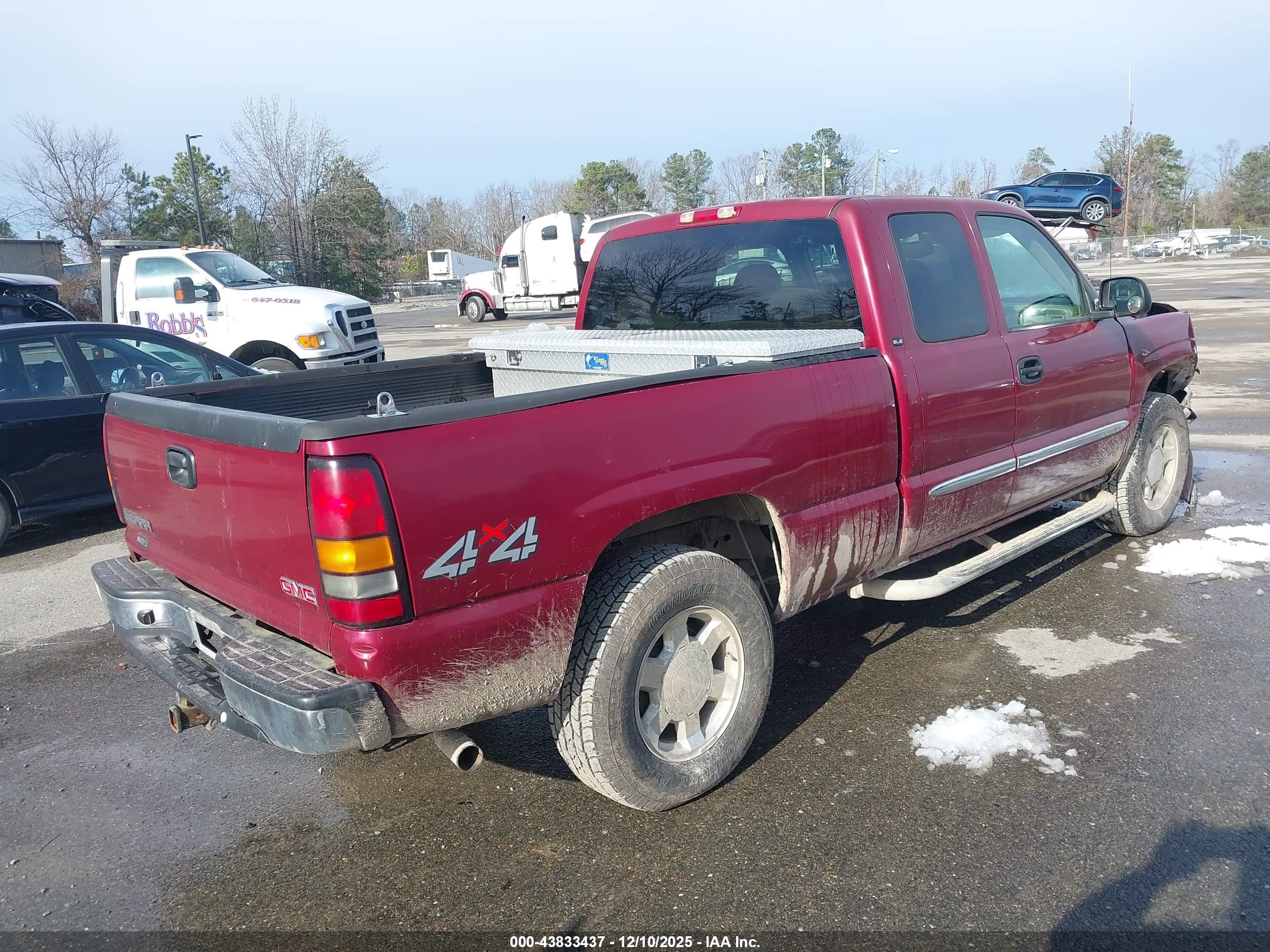 GMC SIERRA image 4