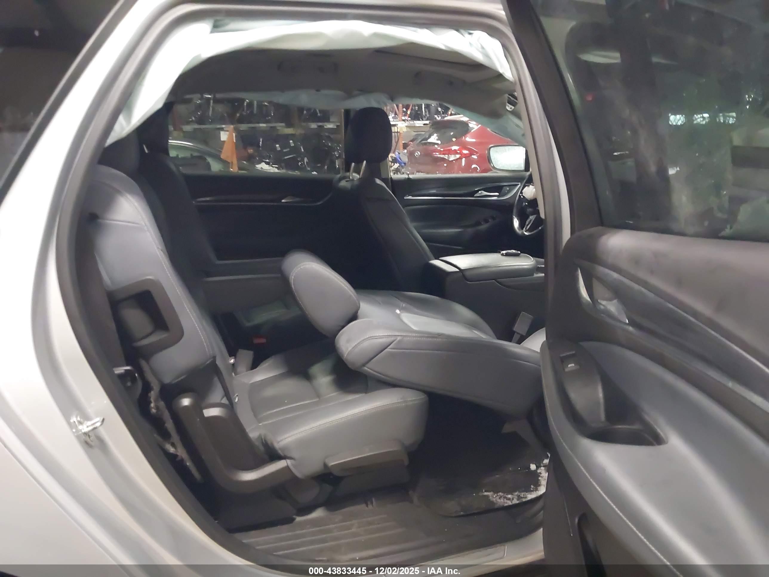 BUICK ENCLAVE image 8