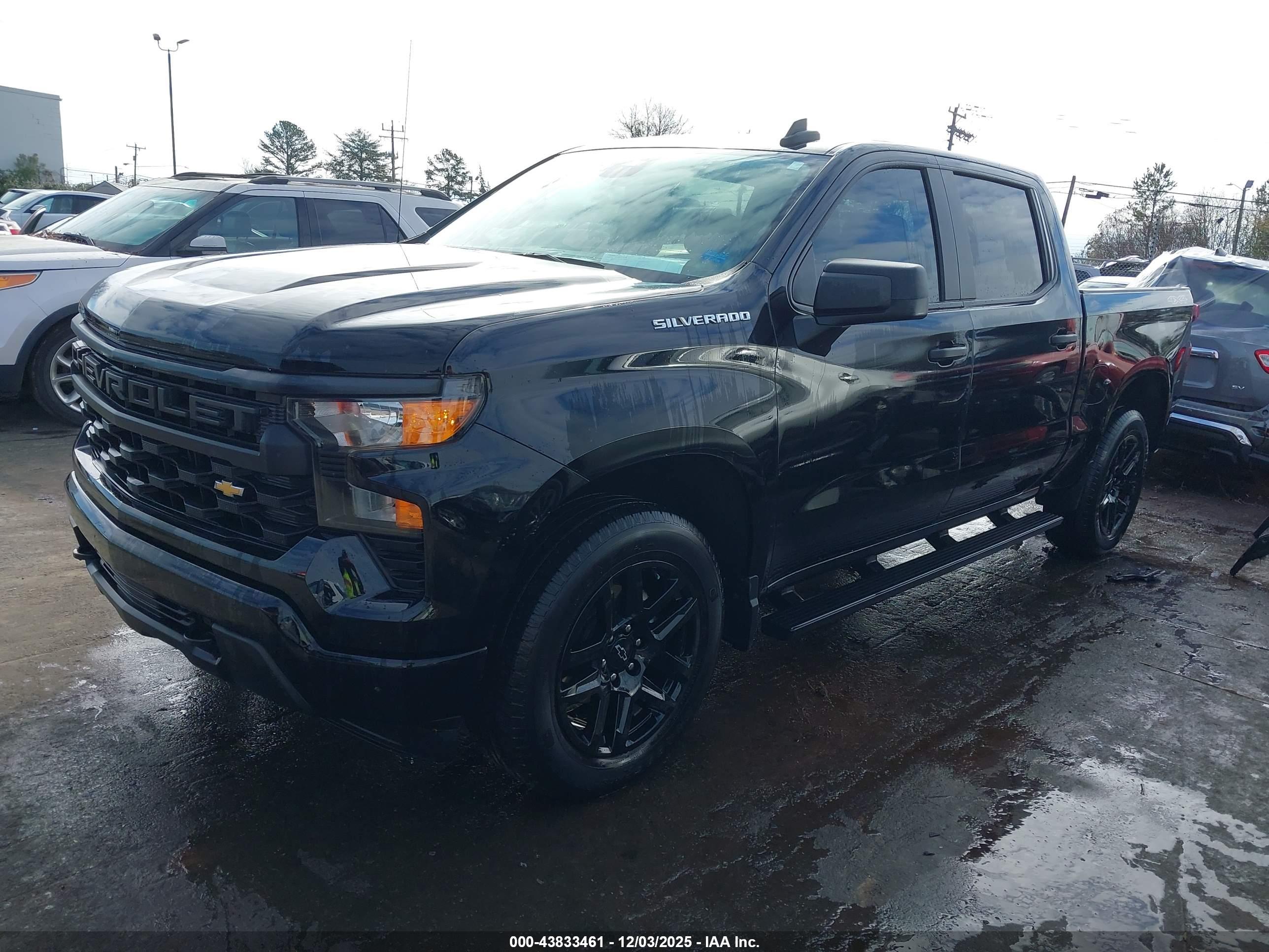 CHEVROLET SILVERADO image 2