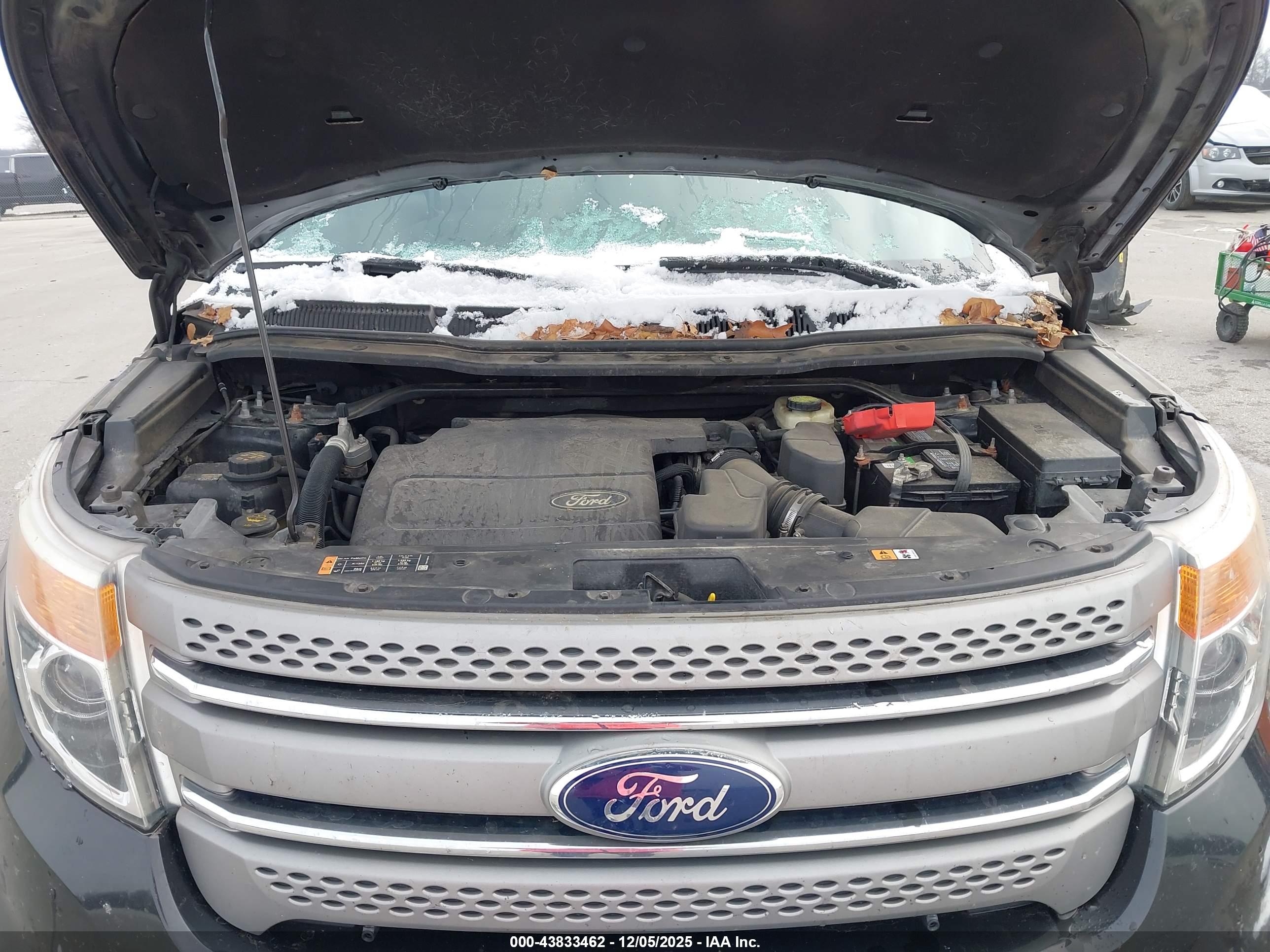 FORD EXPLORER image 10