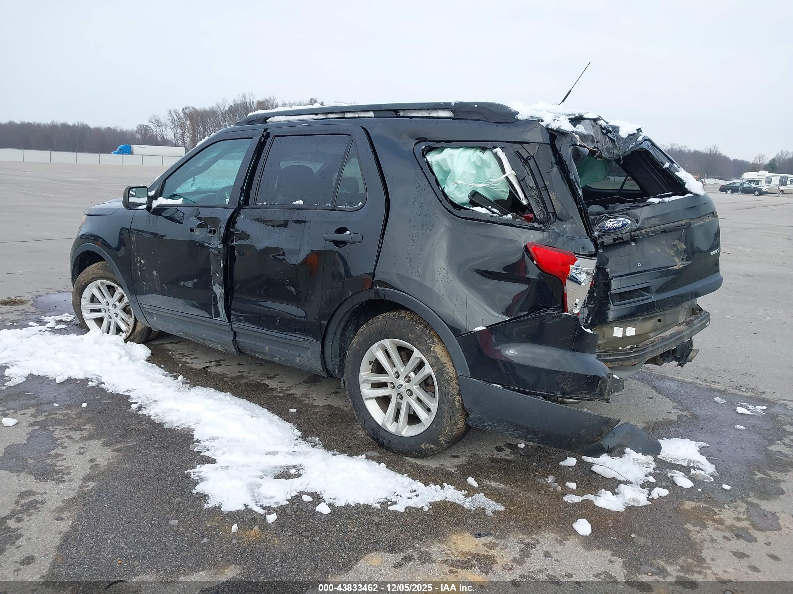 FORD EXPLORER image 3