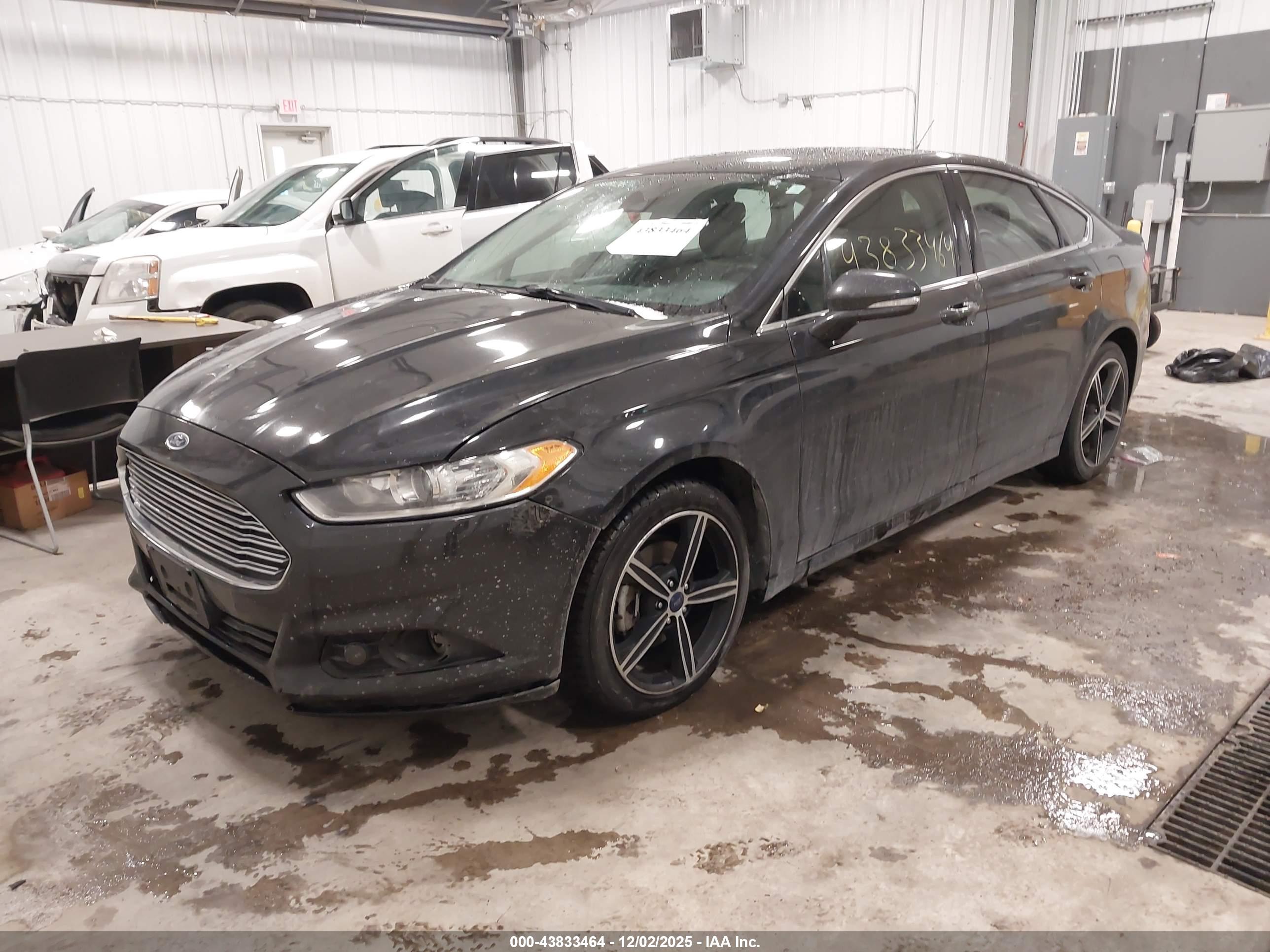FORD FUSION image 2