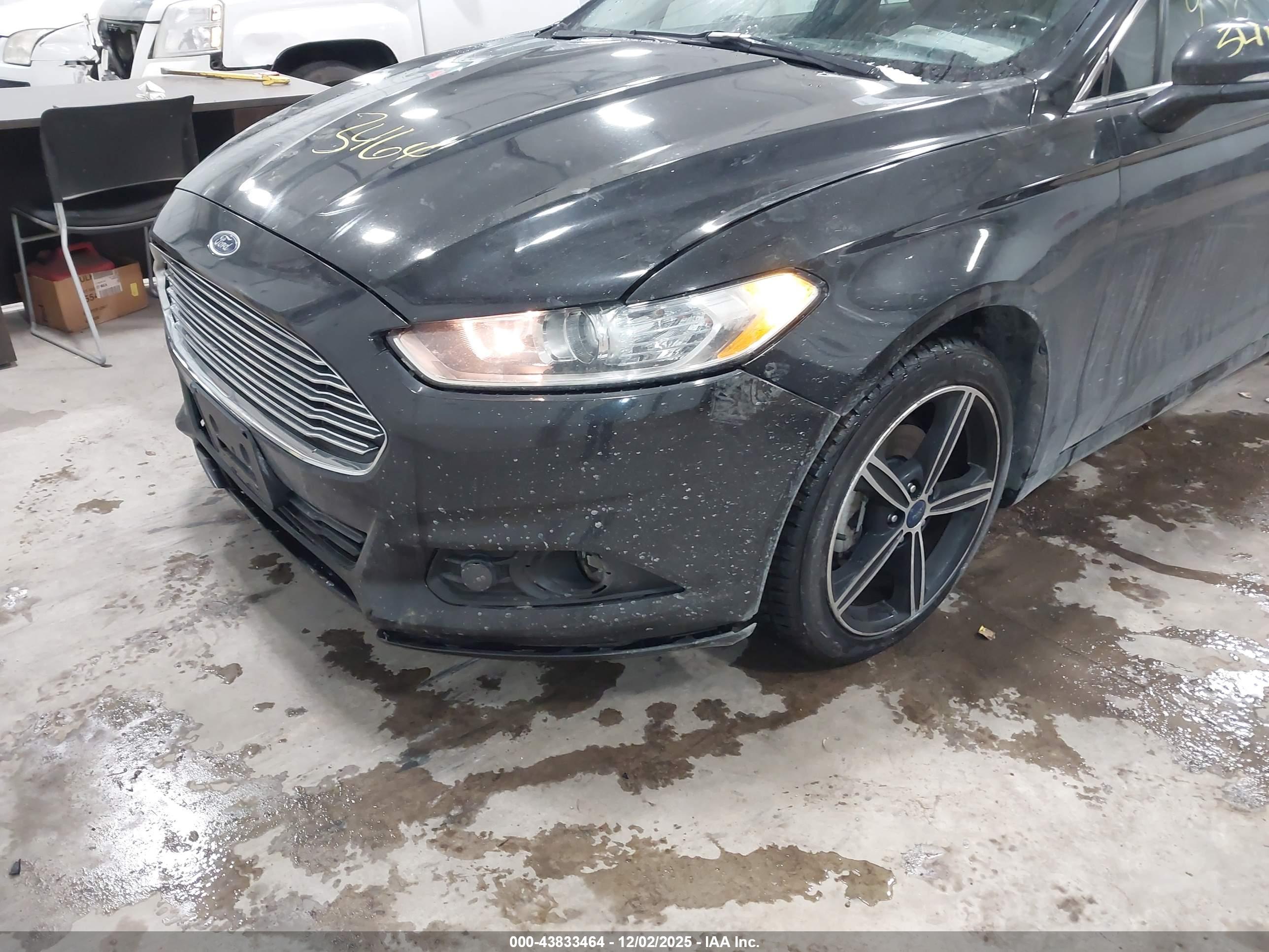 FORD FUSION image 6