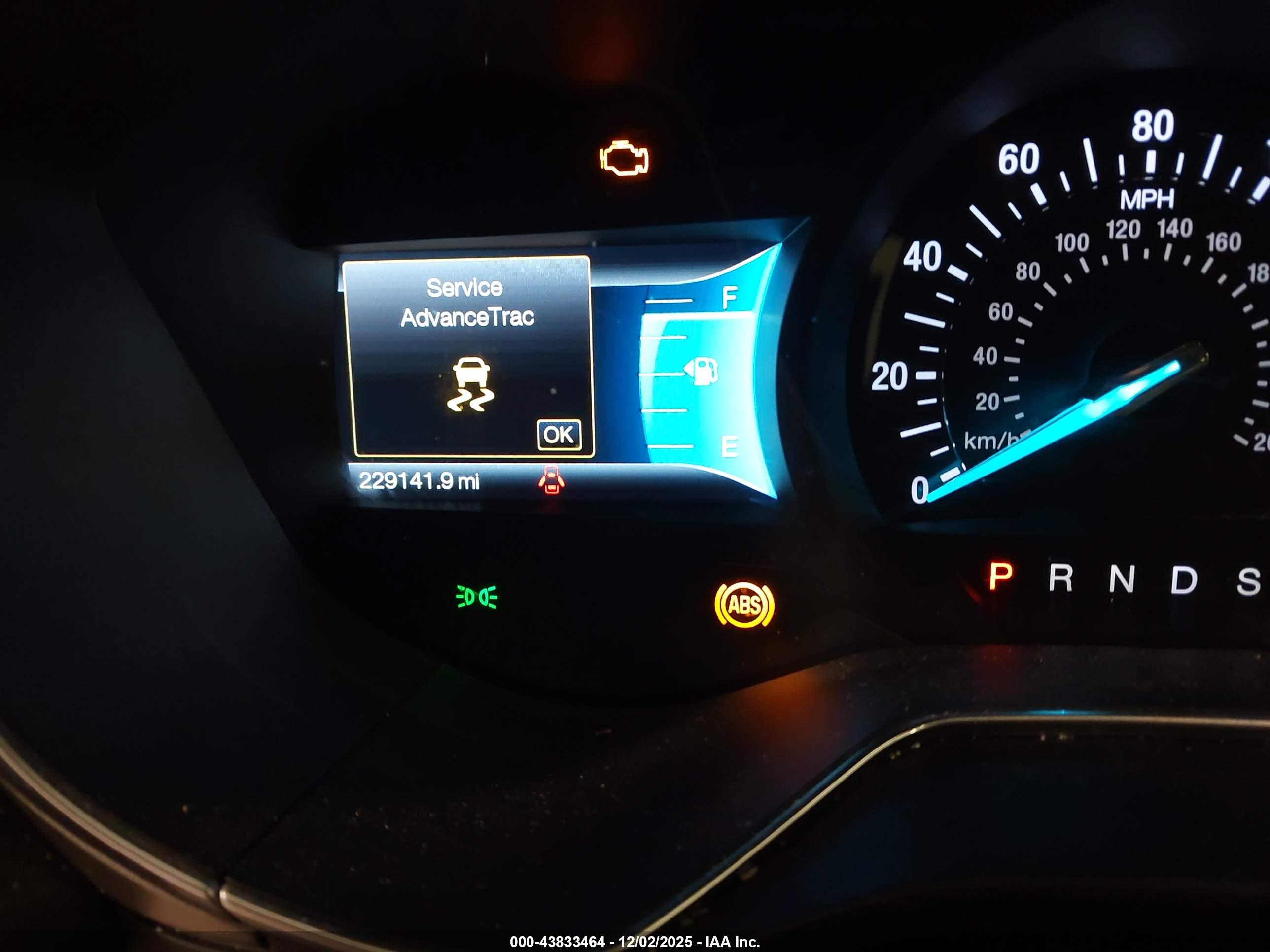 FORD FUSION image 7