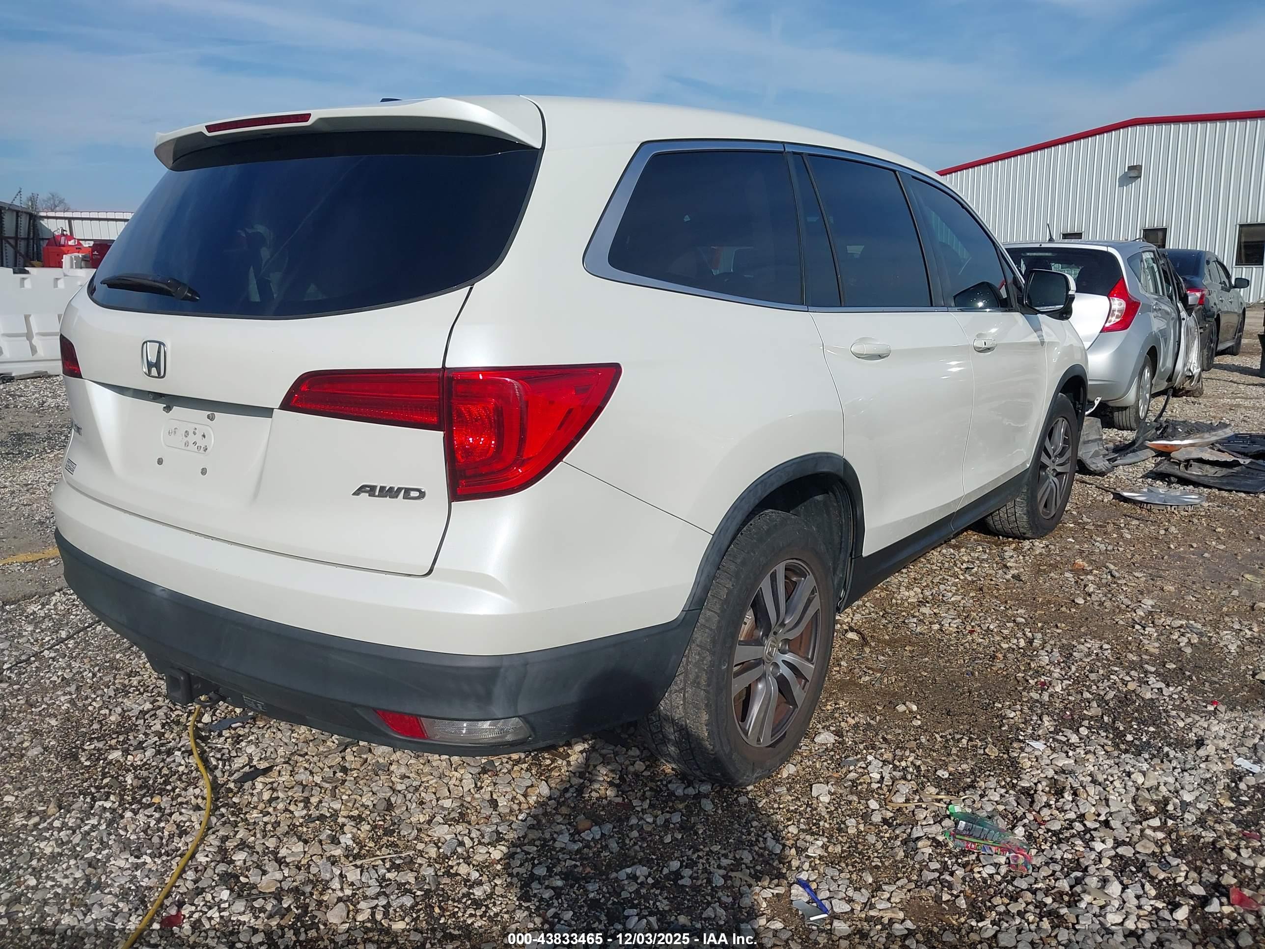 HONDA PILOT image 4