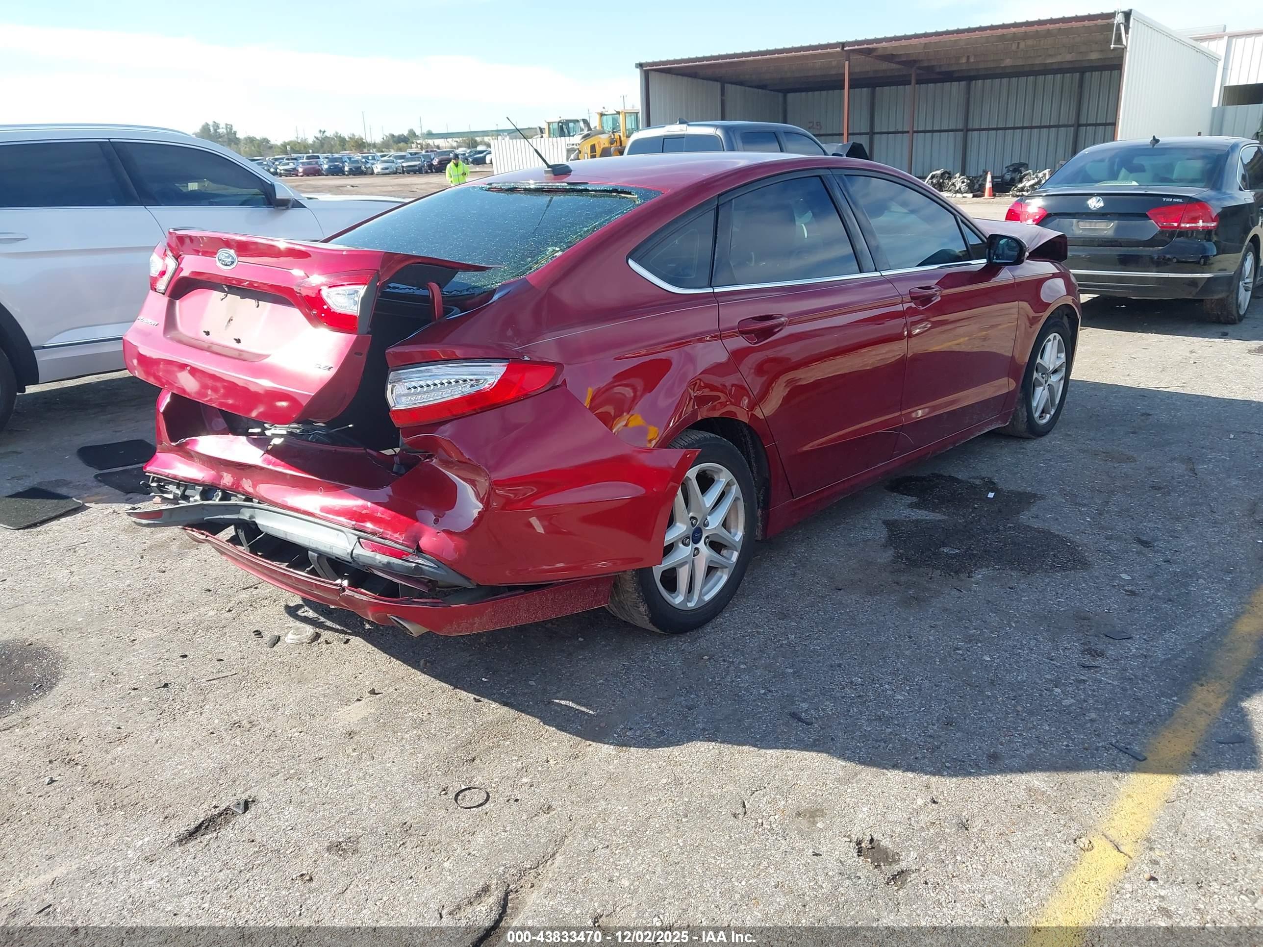 FORD FUSION image 4