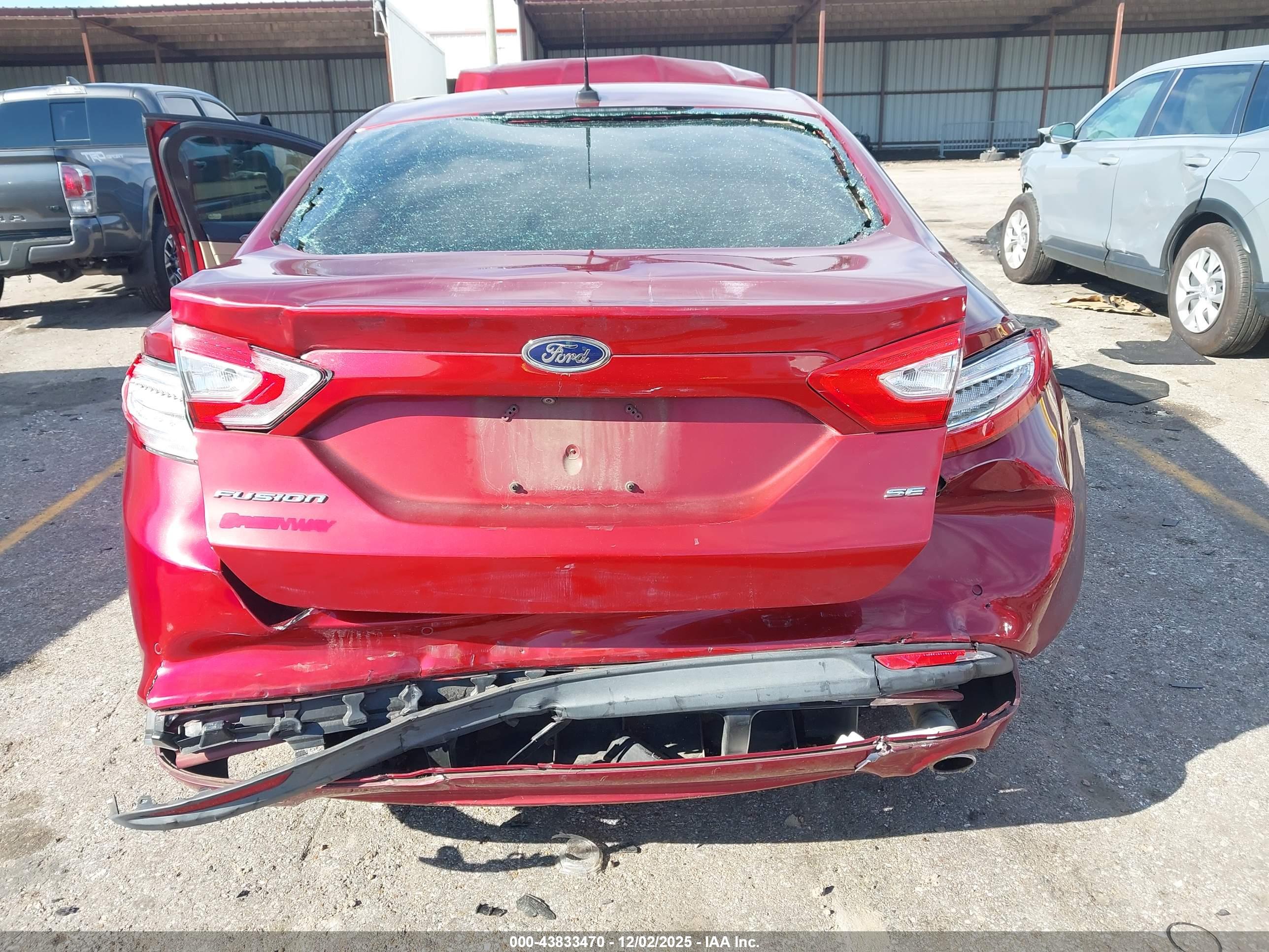 FORD FUSION image 6
