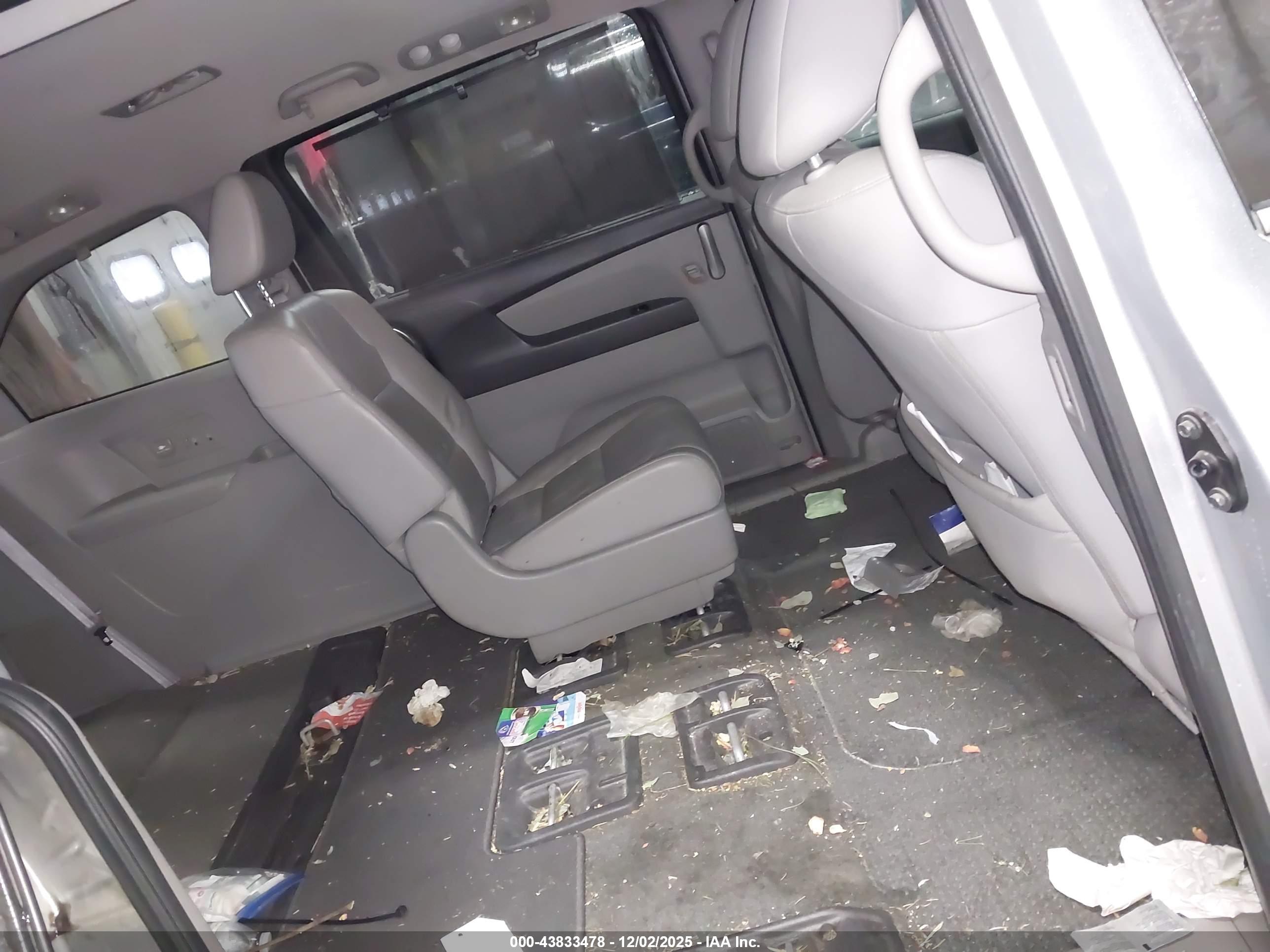 HONDA ODYSSEY image 8