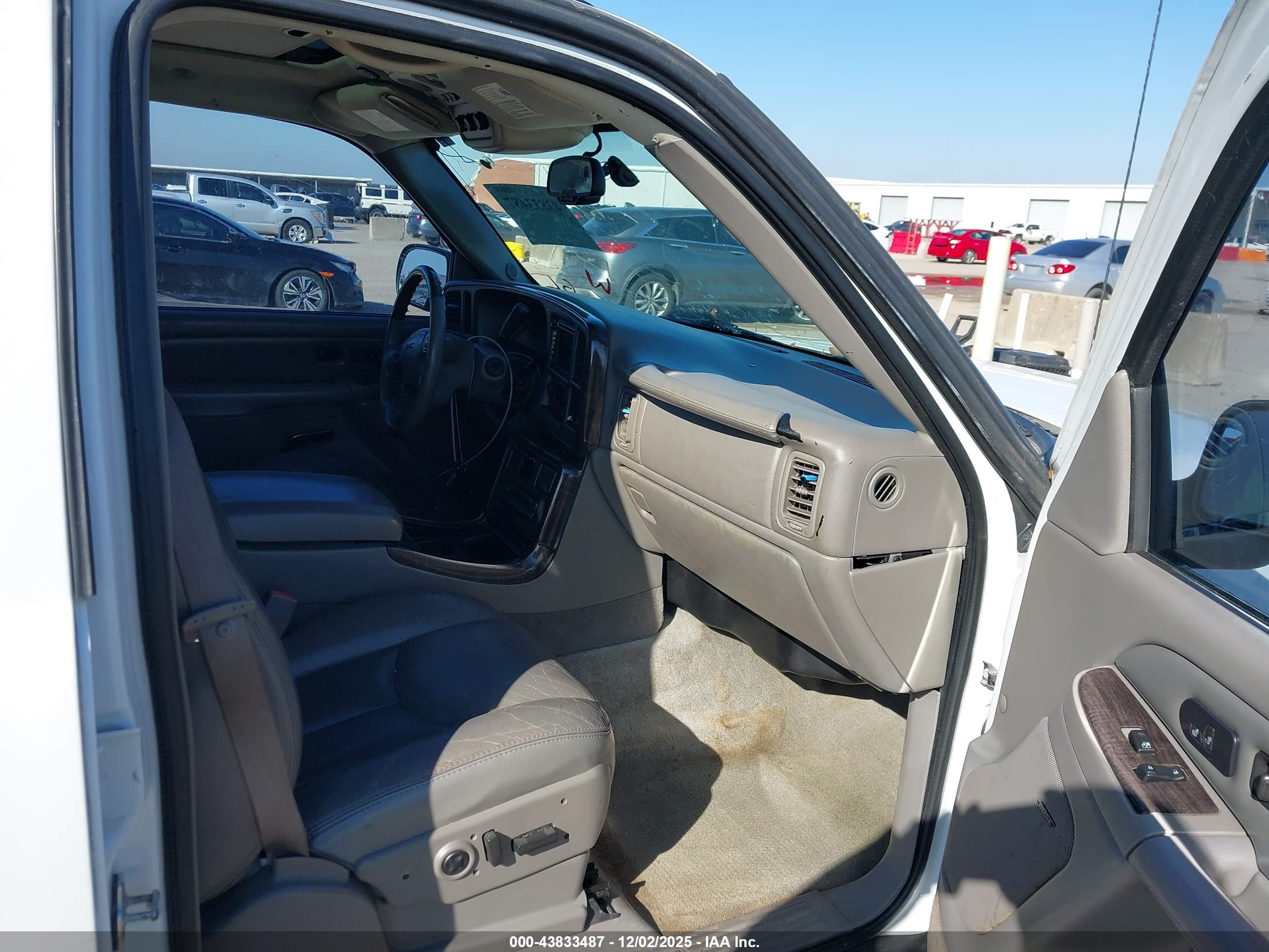 GMC YUKON image 5