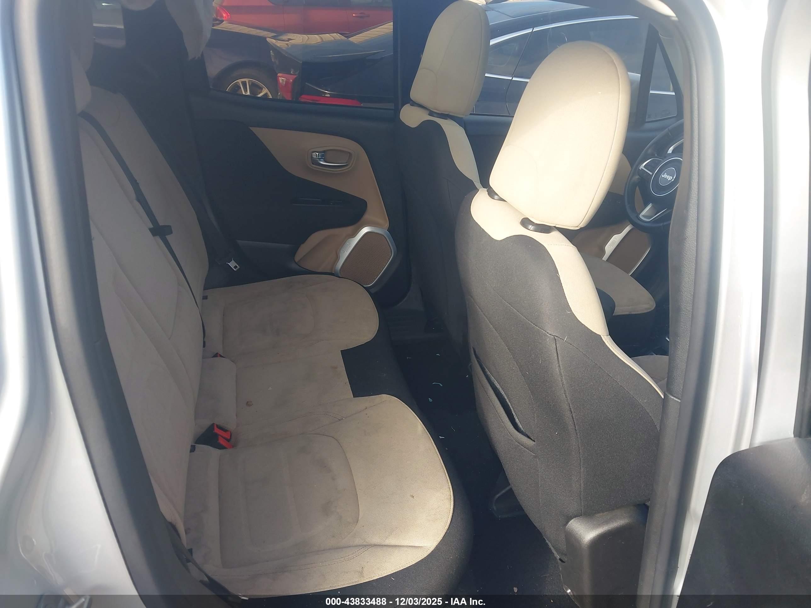 JEEP RENEGADE image 8