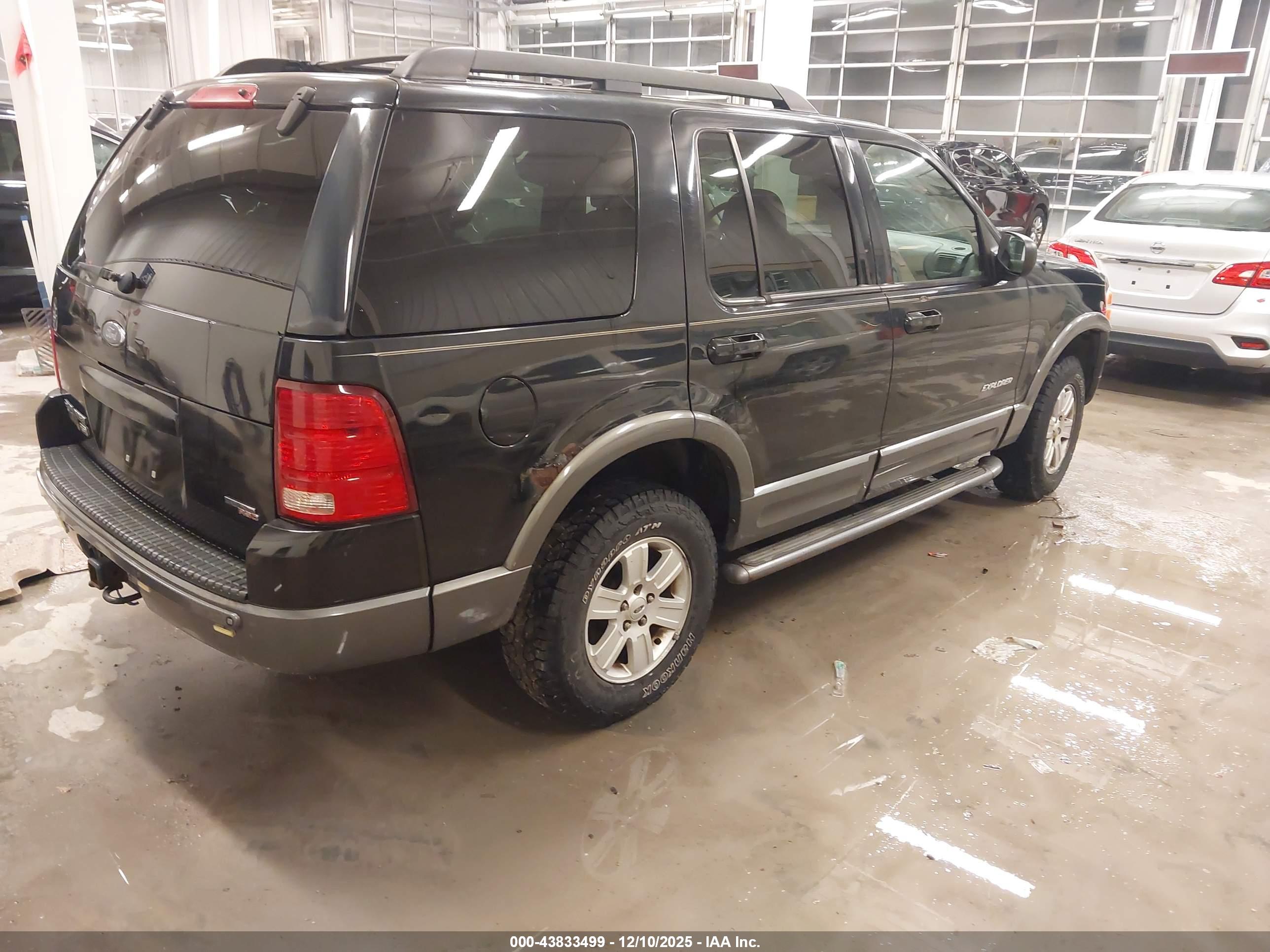 FORD EXPLORER image 4