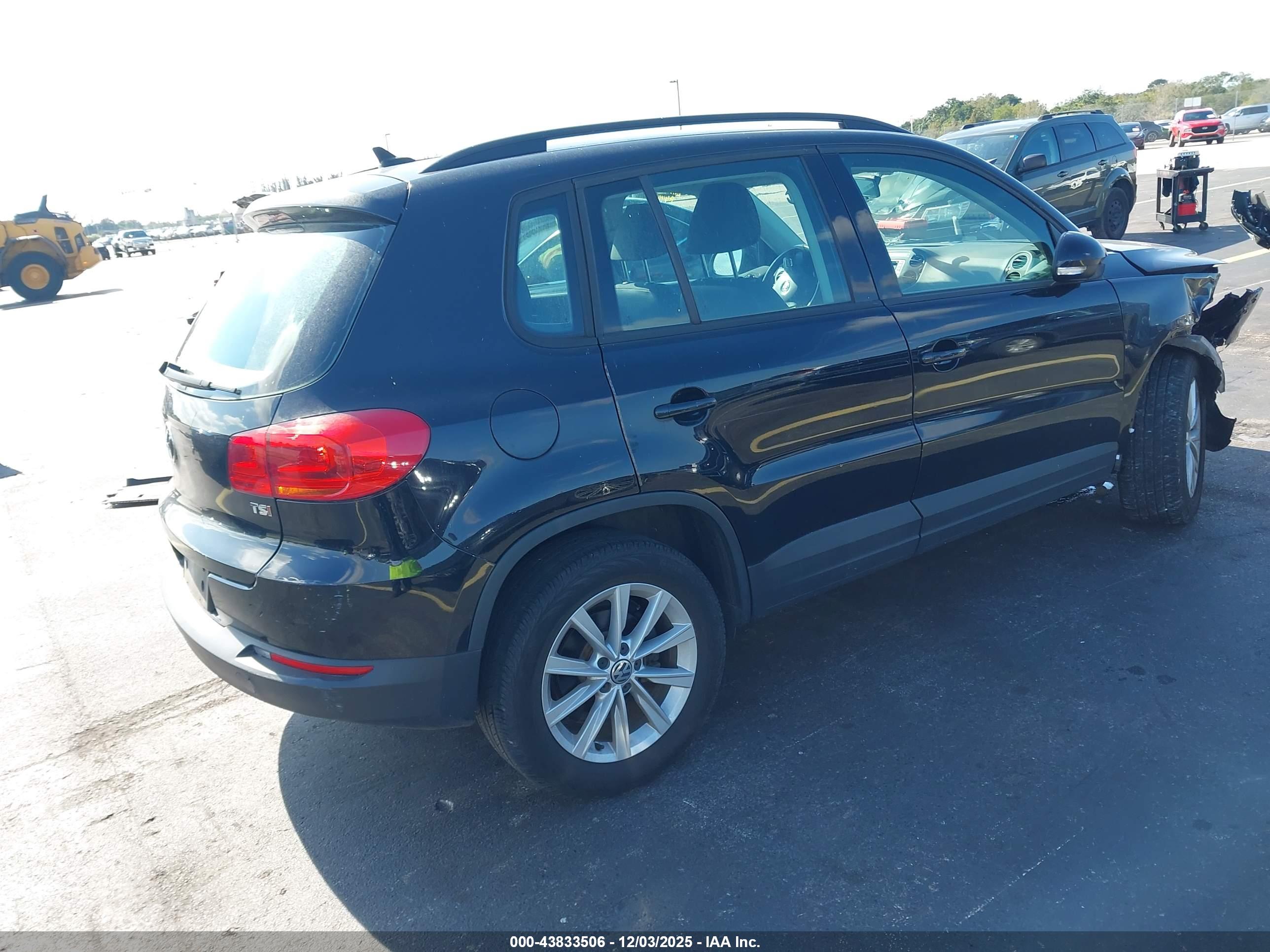 VOLKSWAGEN TIGUAN image 4
