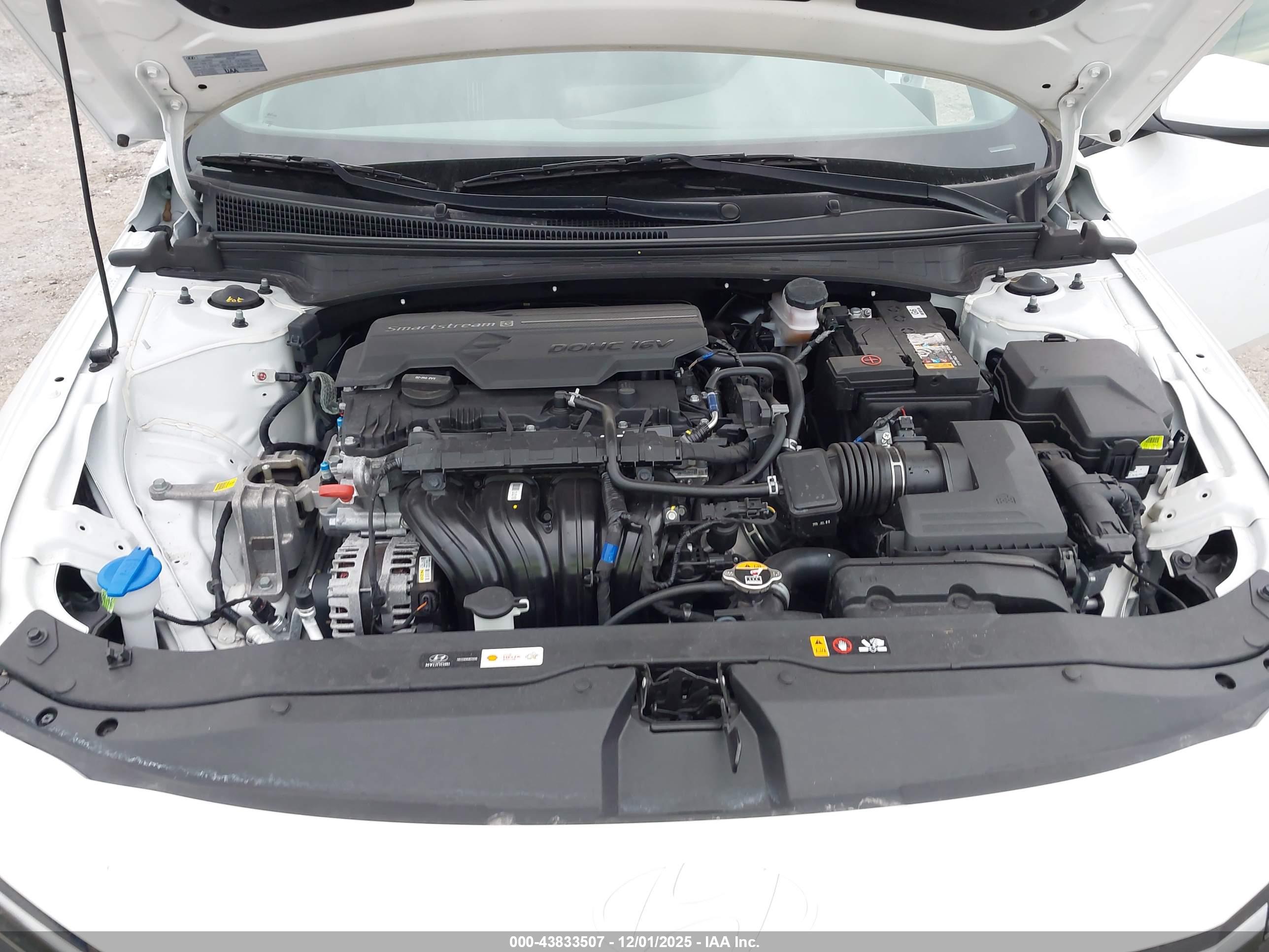 HYUNDAI ELANTRA image 10