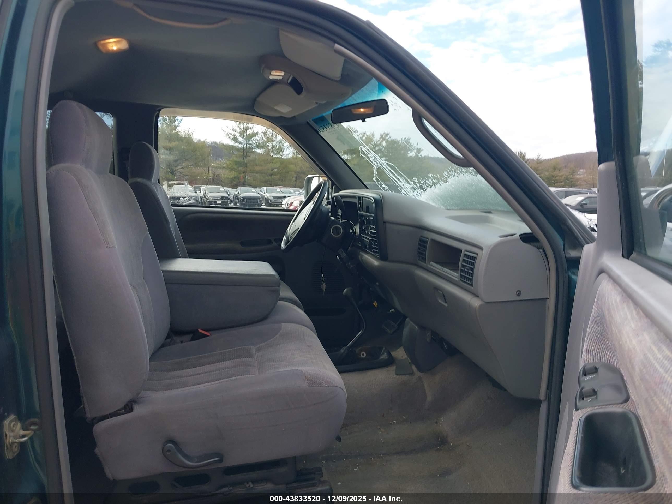 DODGE RAM image 5