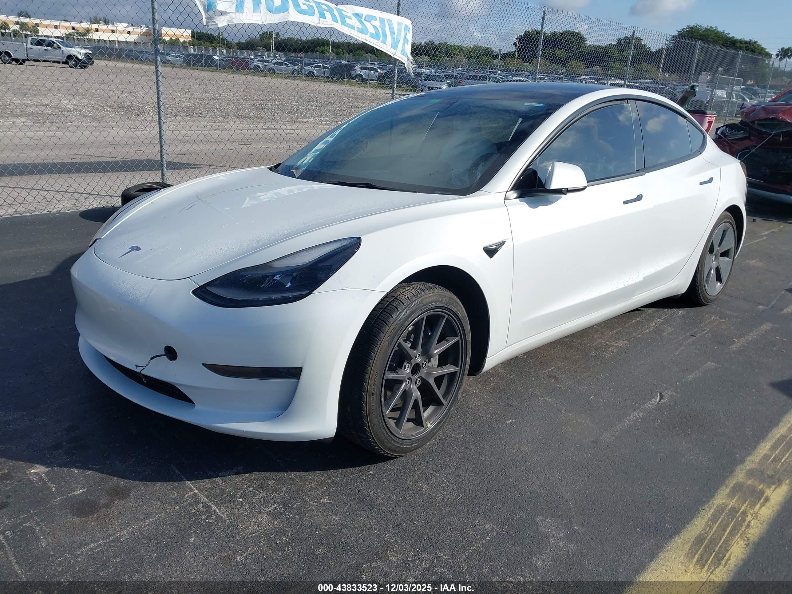 TESLA MODEL image 2