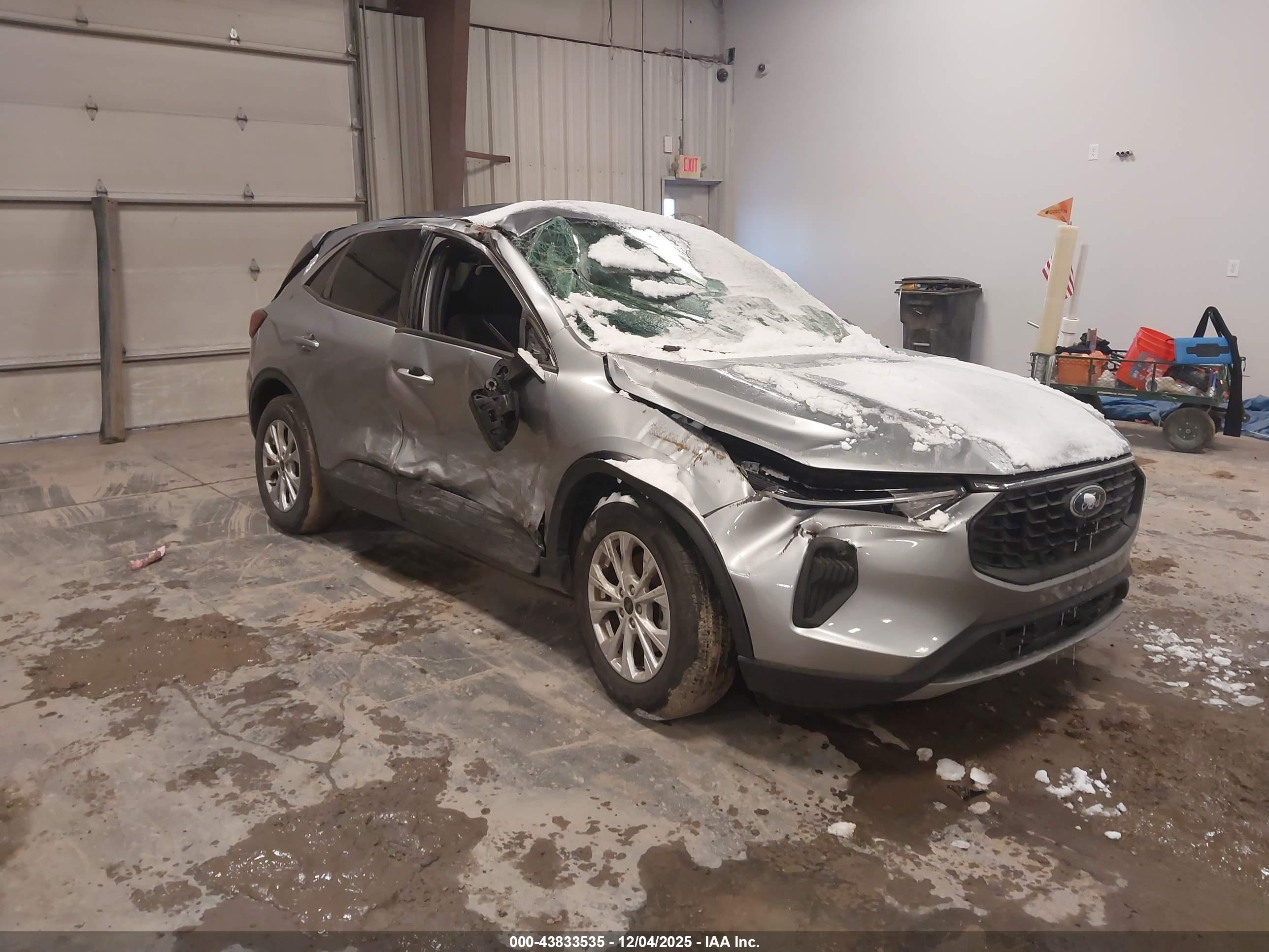 FORD ESCAPE image 6