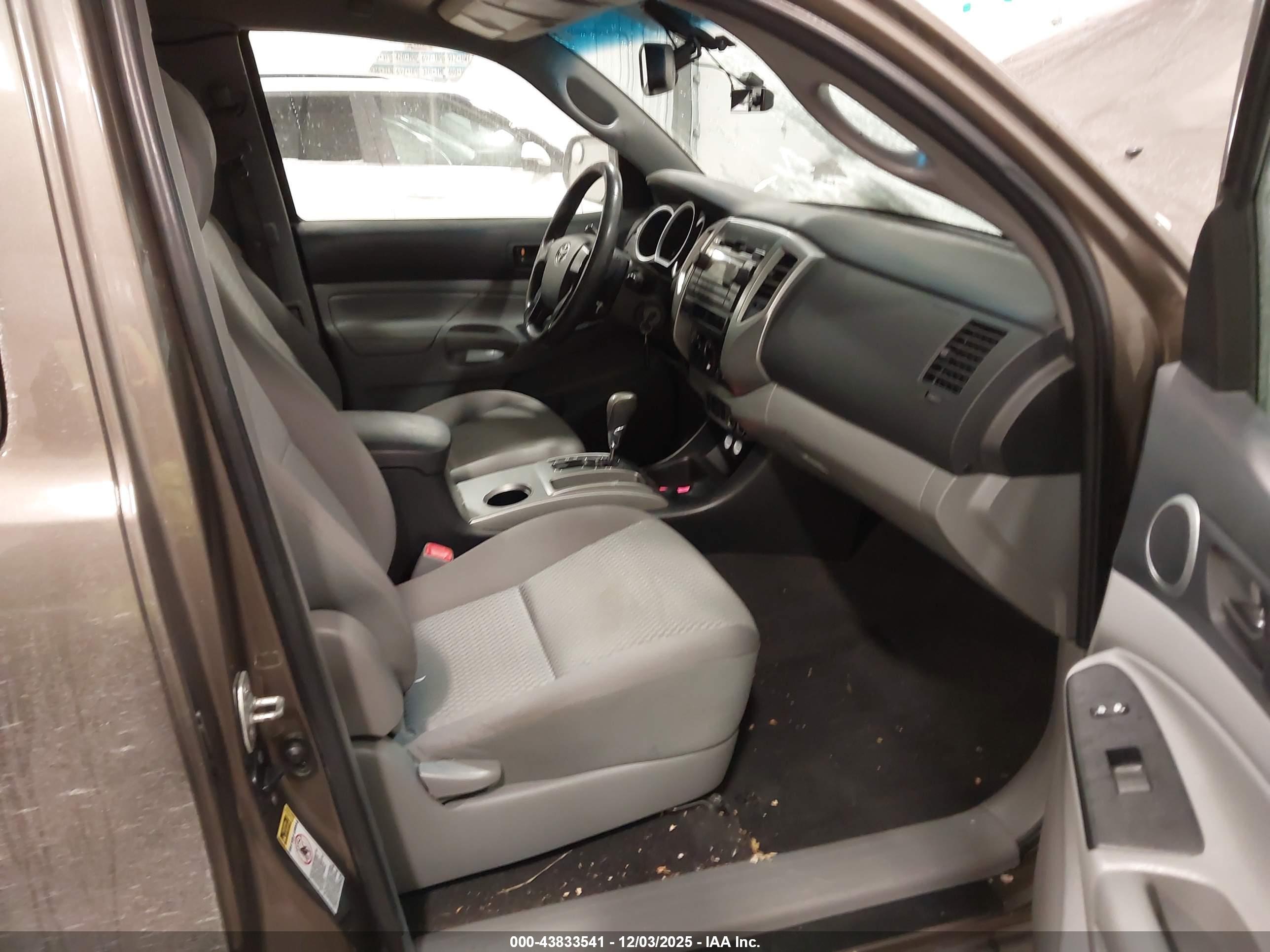 TOYOTA TACOMA image 5
