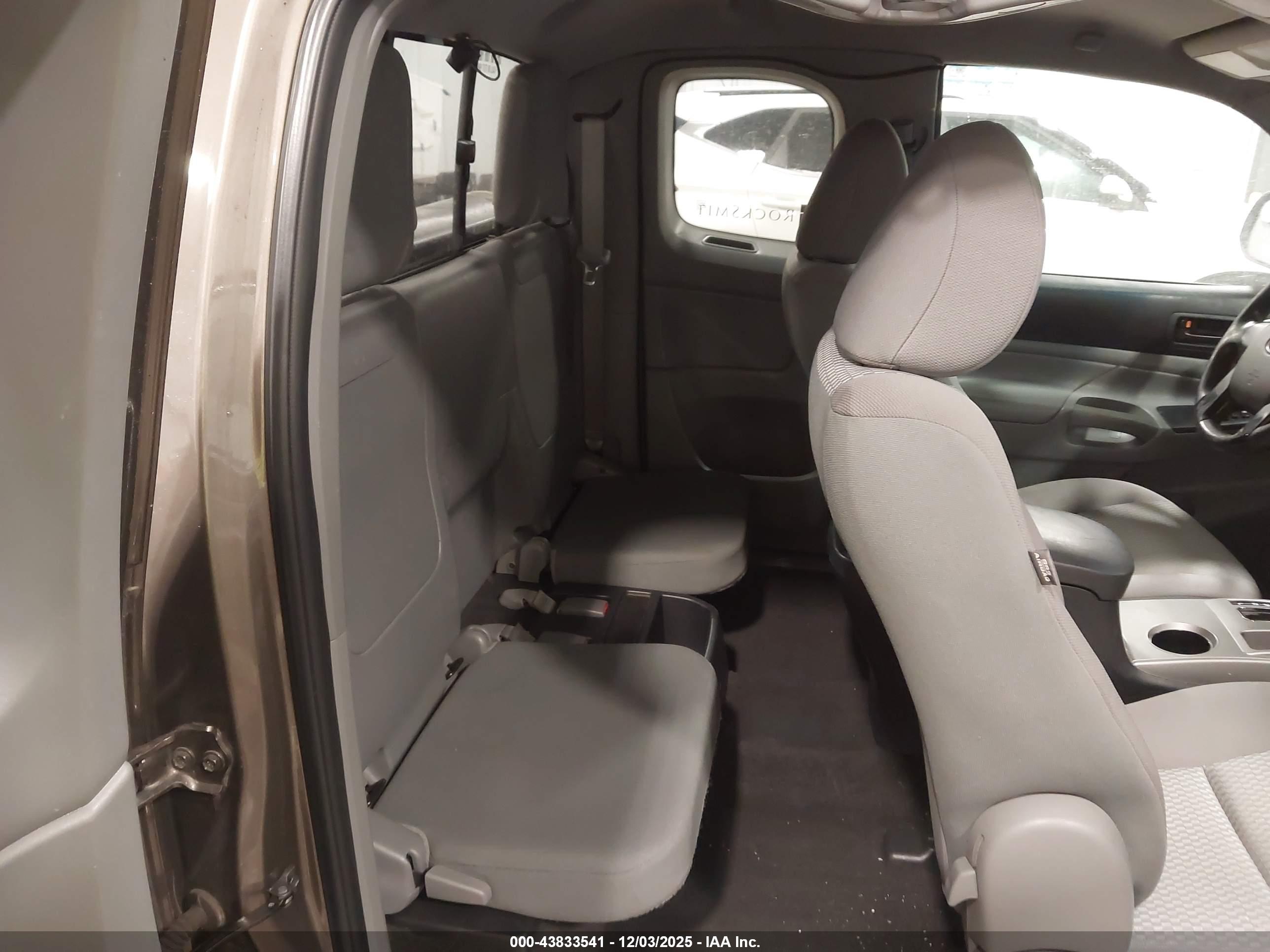 TOYOTA TACOMA image 8